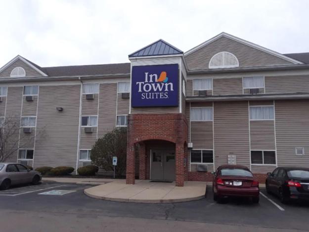 Fairfield Vacations - InTown Suites Extended Stay Cincinnati OH - Fairfield - Property Image 13