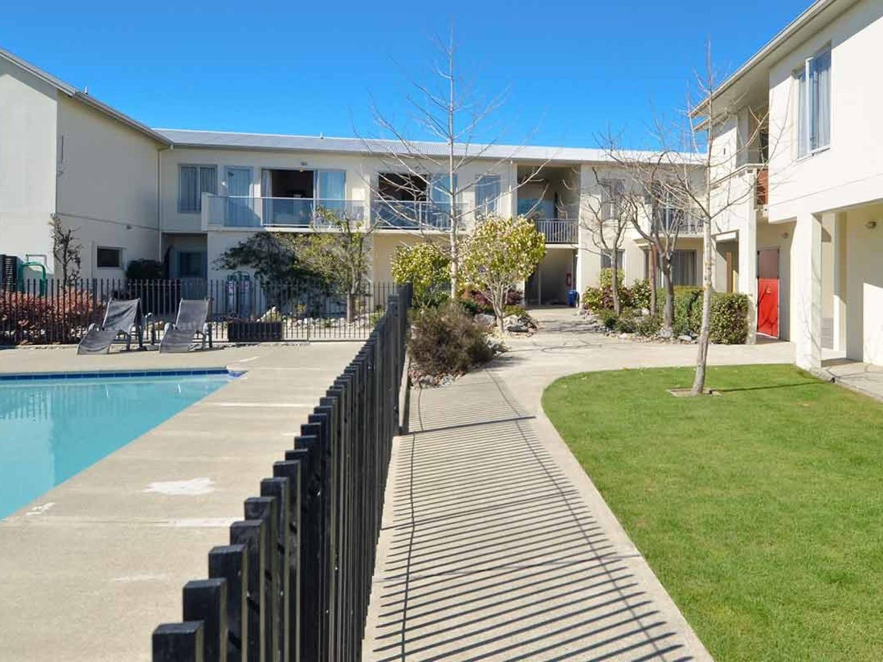 Parkside Motel