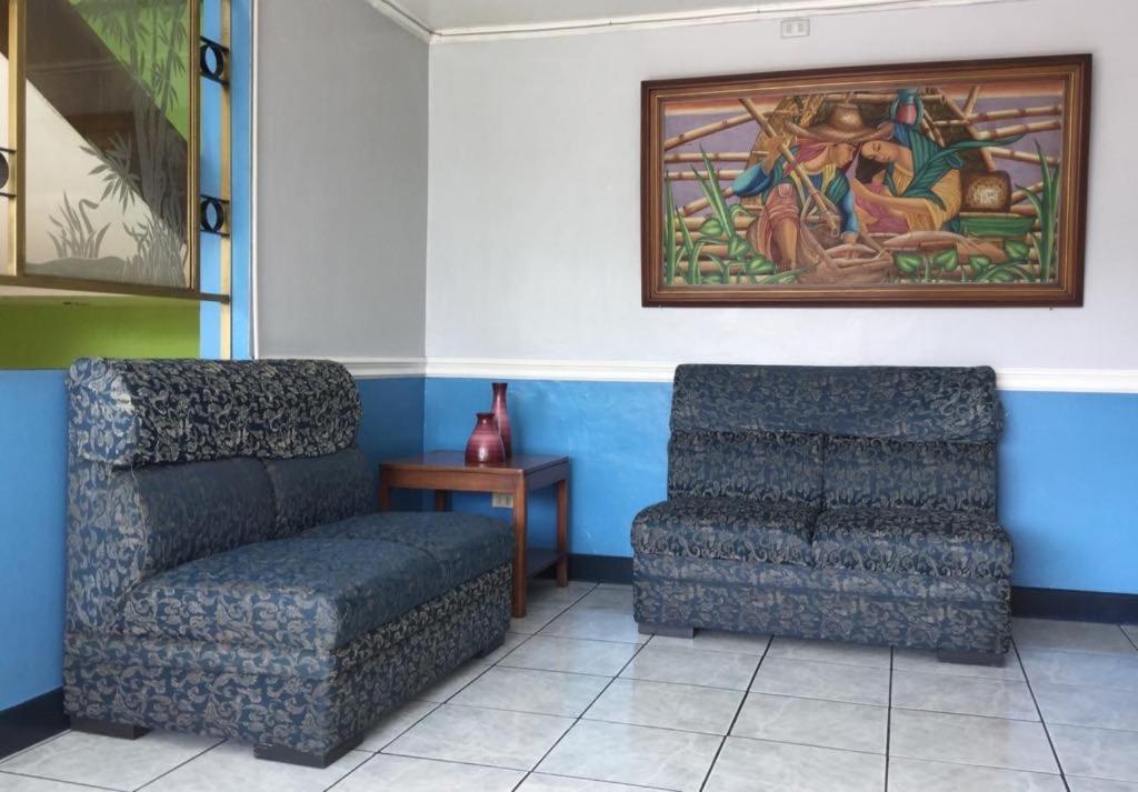 La Brea Inn