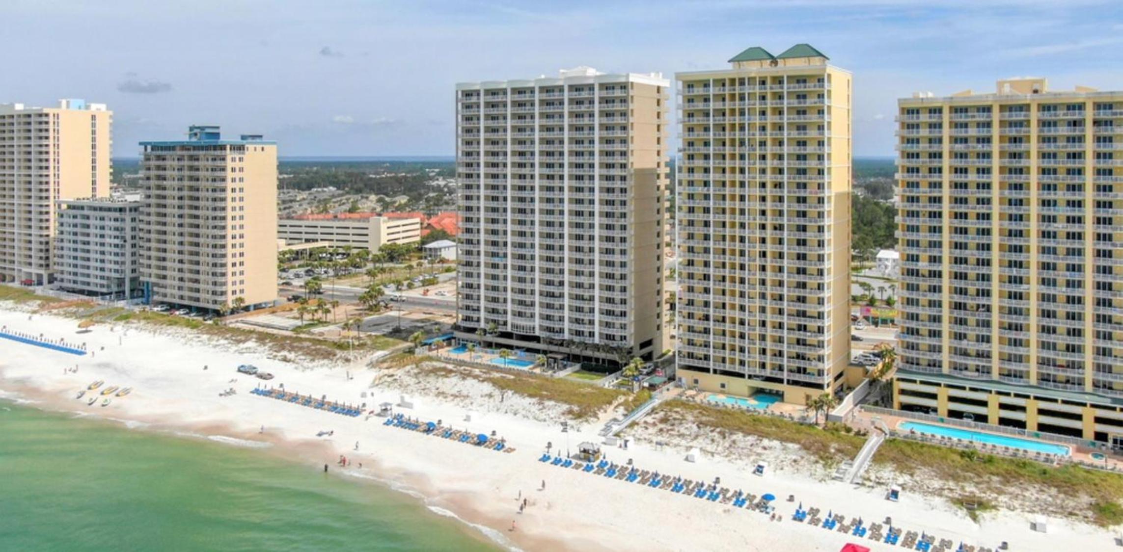 Hotel Barefoot Bliss - beachfront condo - sleeps 12 - Image 1