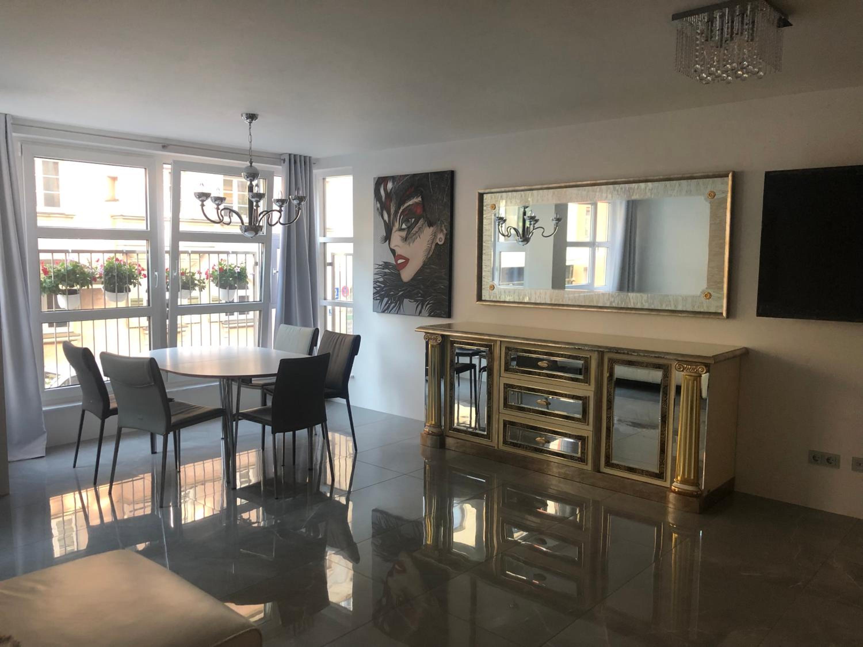 Luxurious 2 Bedroom Apartment Old City