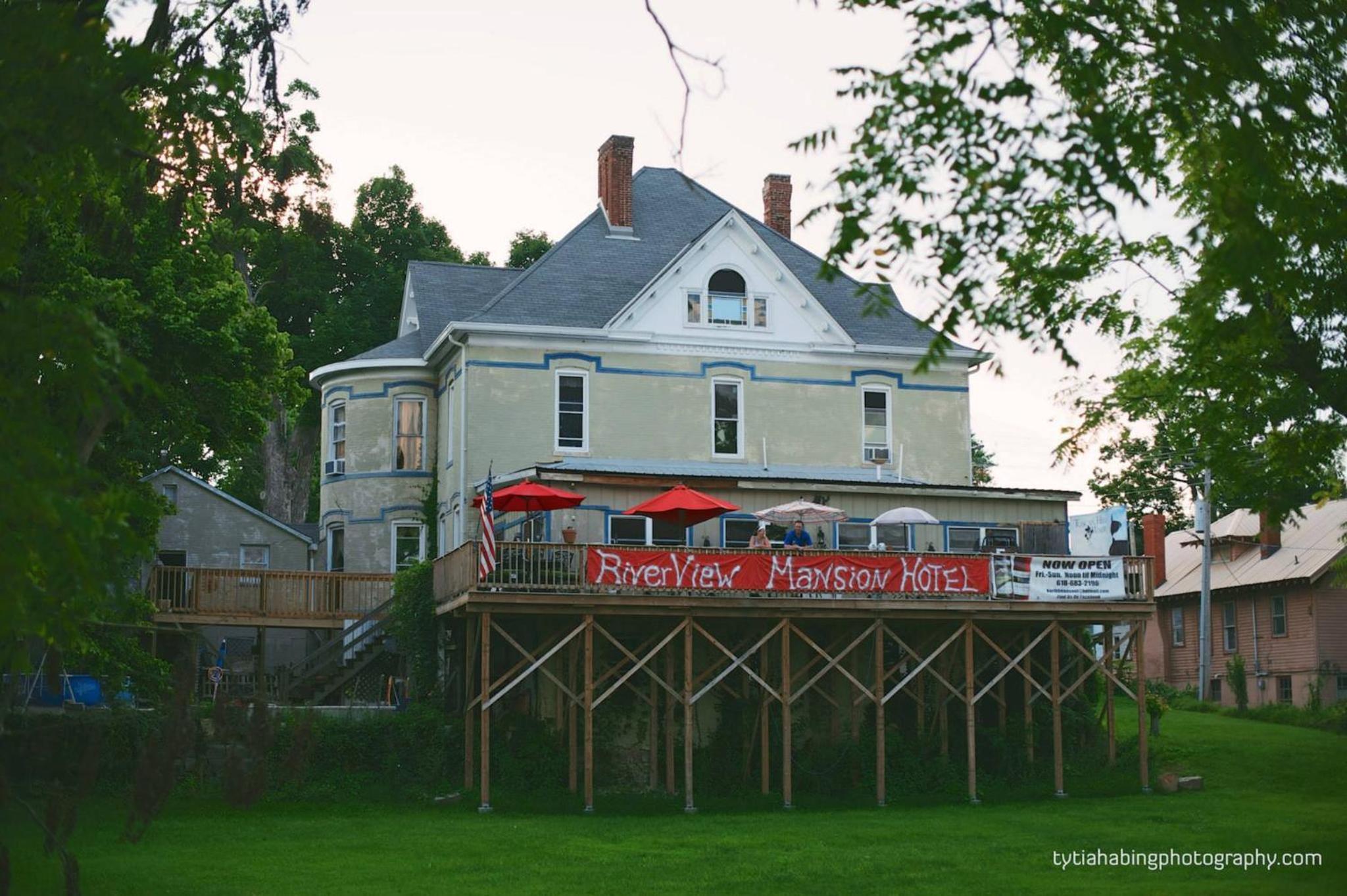 Riverview Mansion Hotel