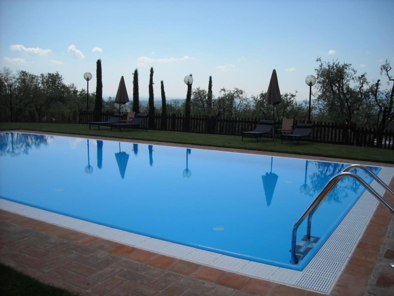 Ampio appartamento completamente rinnovato con vista e piscina view 5