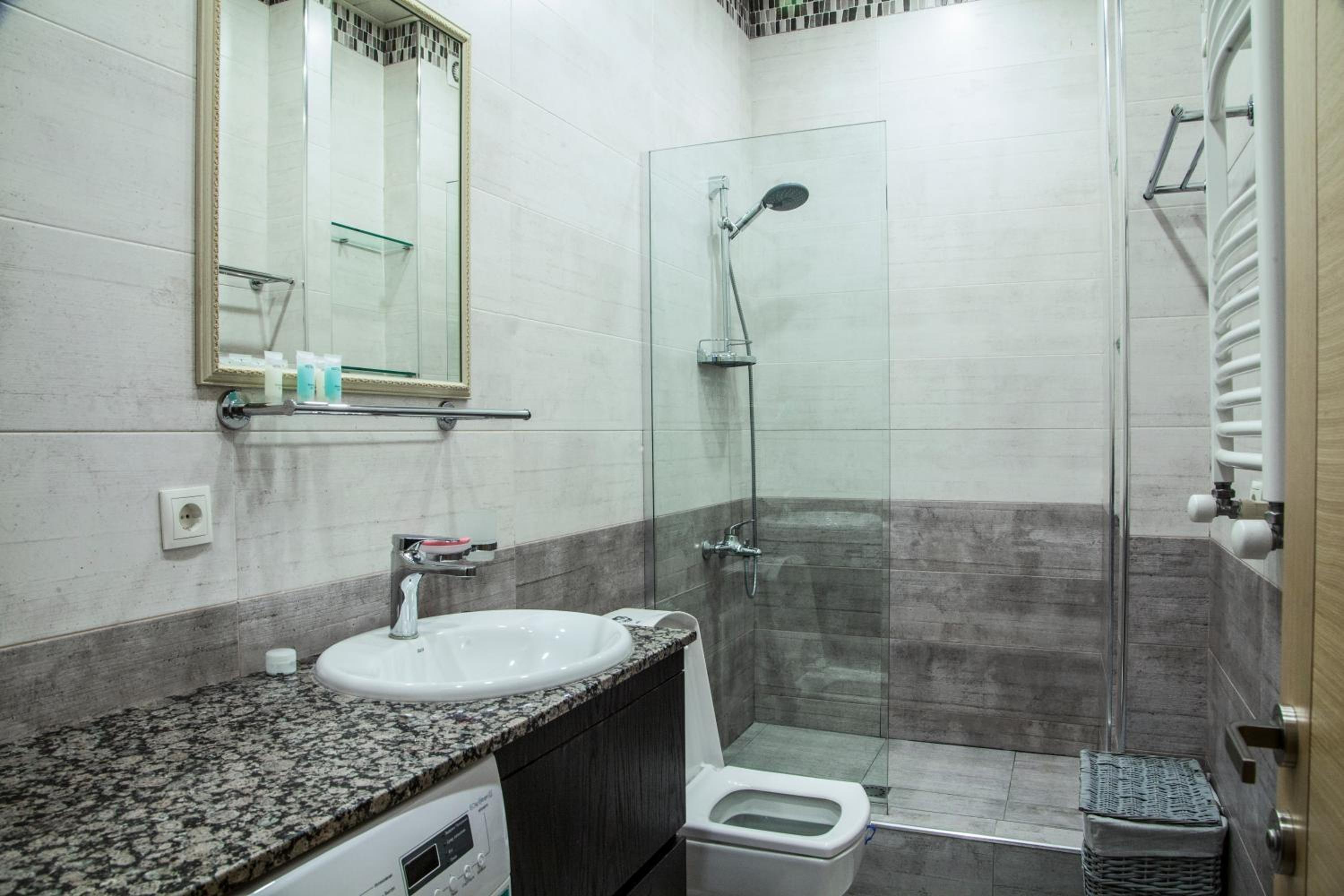 Twins Apartment in Dream Town - 14 Petre Kavtaradze Street