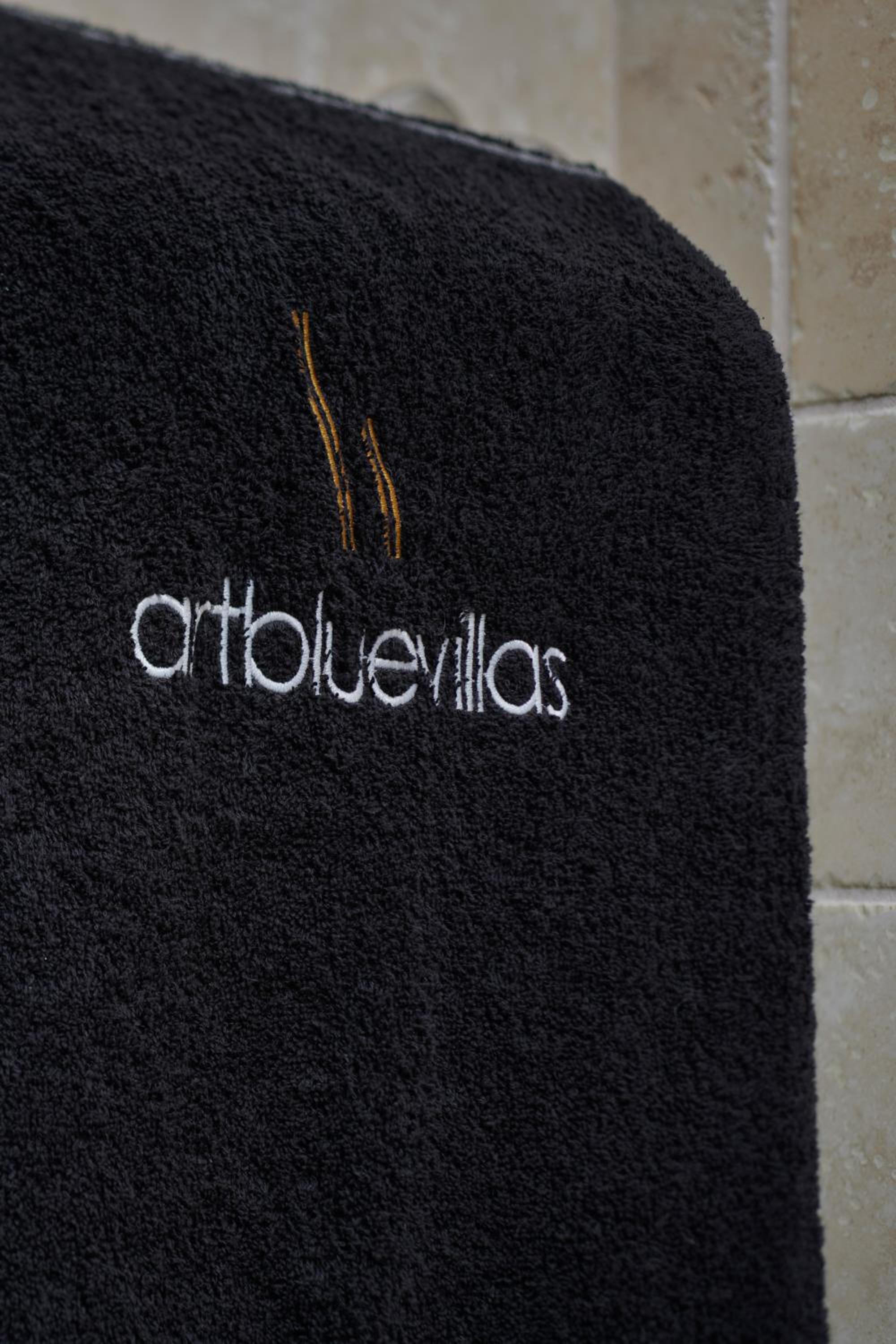 Artblue Villas