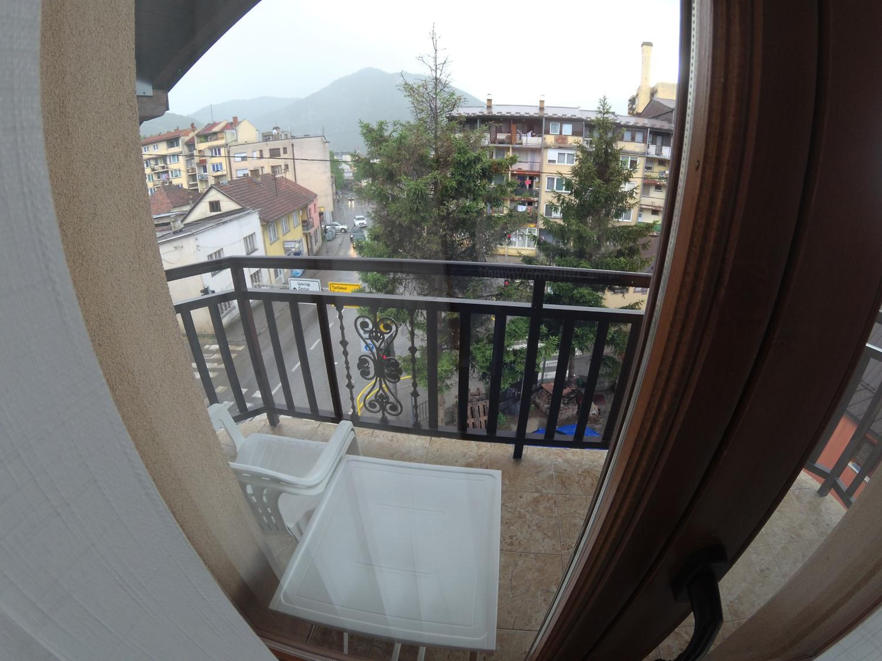 Apartment and rooms Konak
