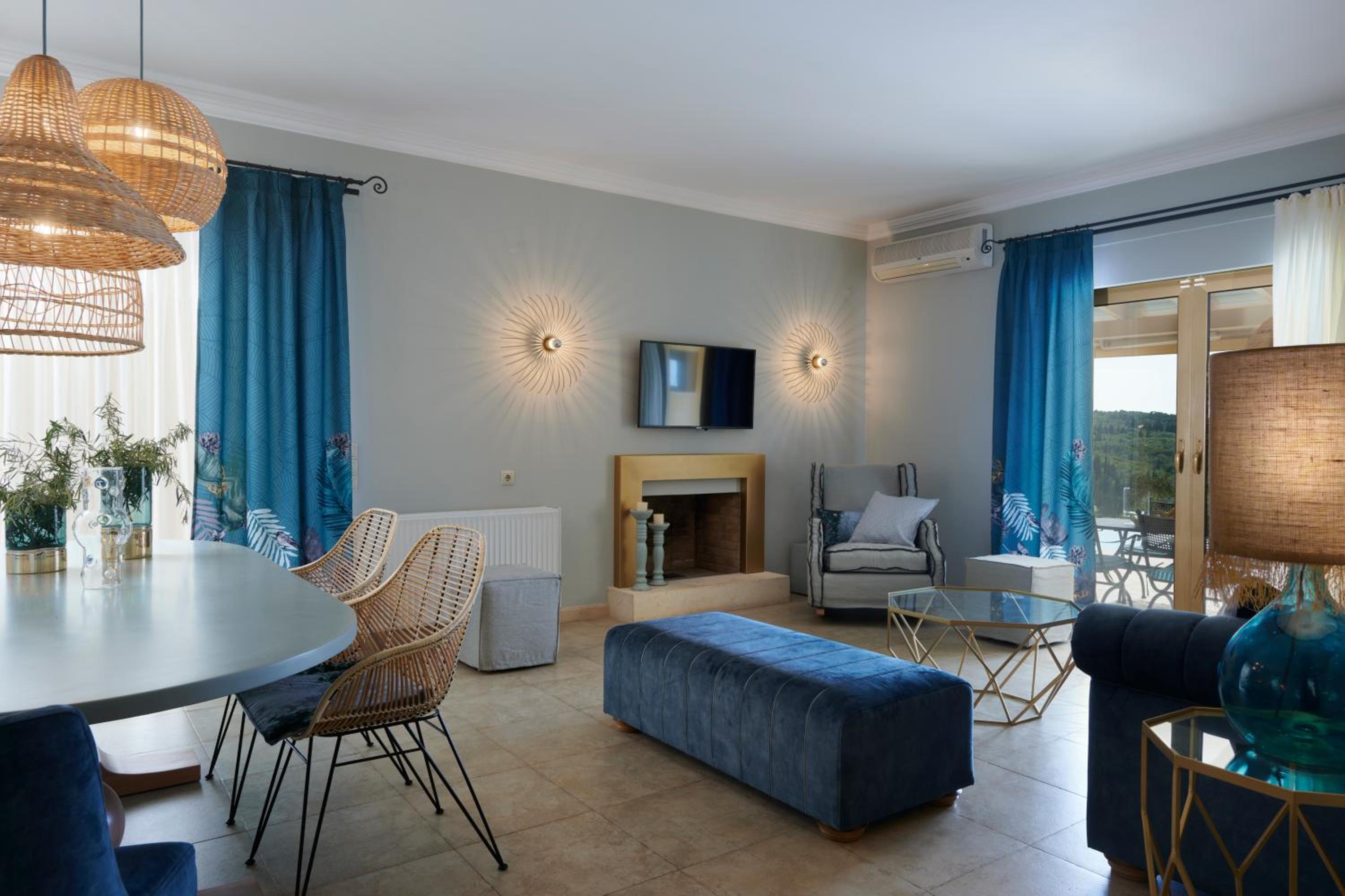 Artblue Villas
