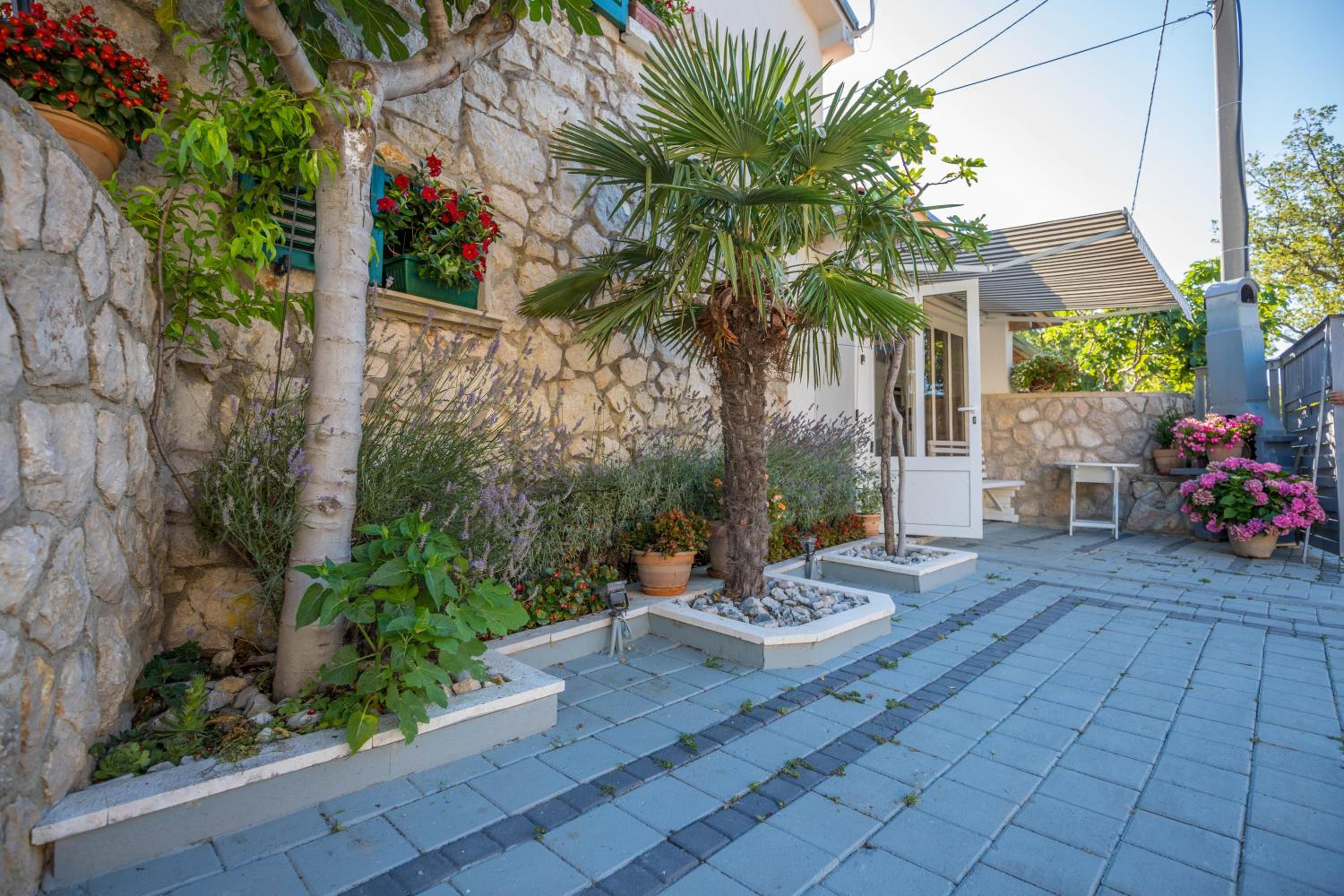 Apartments Lapis