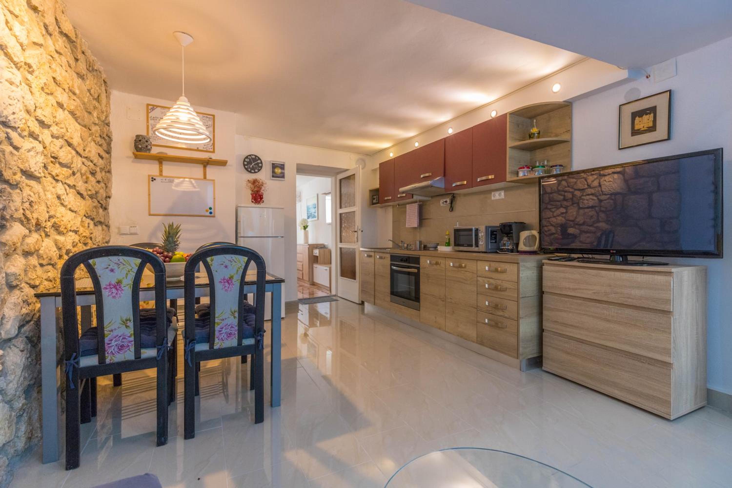 Apartments Lapis