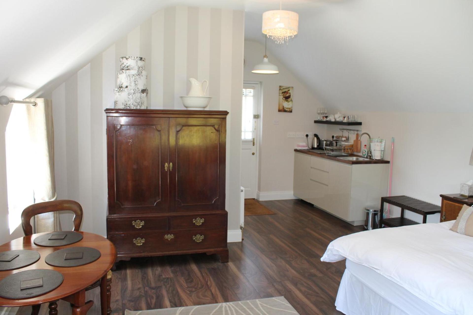 The Loft, Apple Lodge & Blossom Lodge view 4