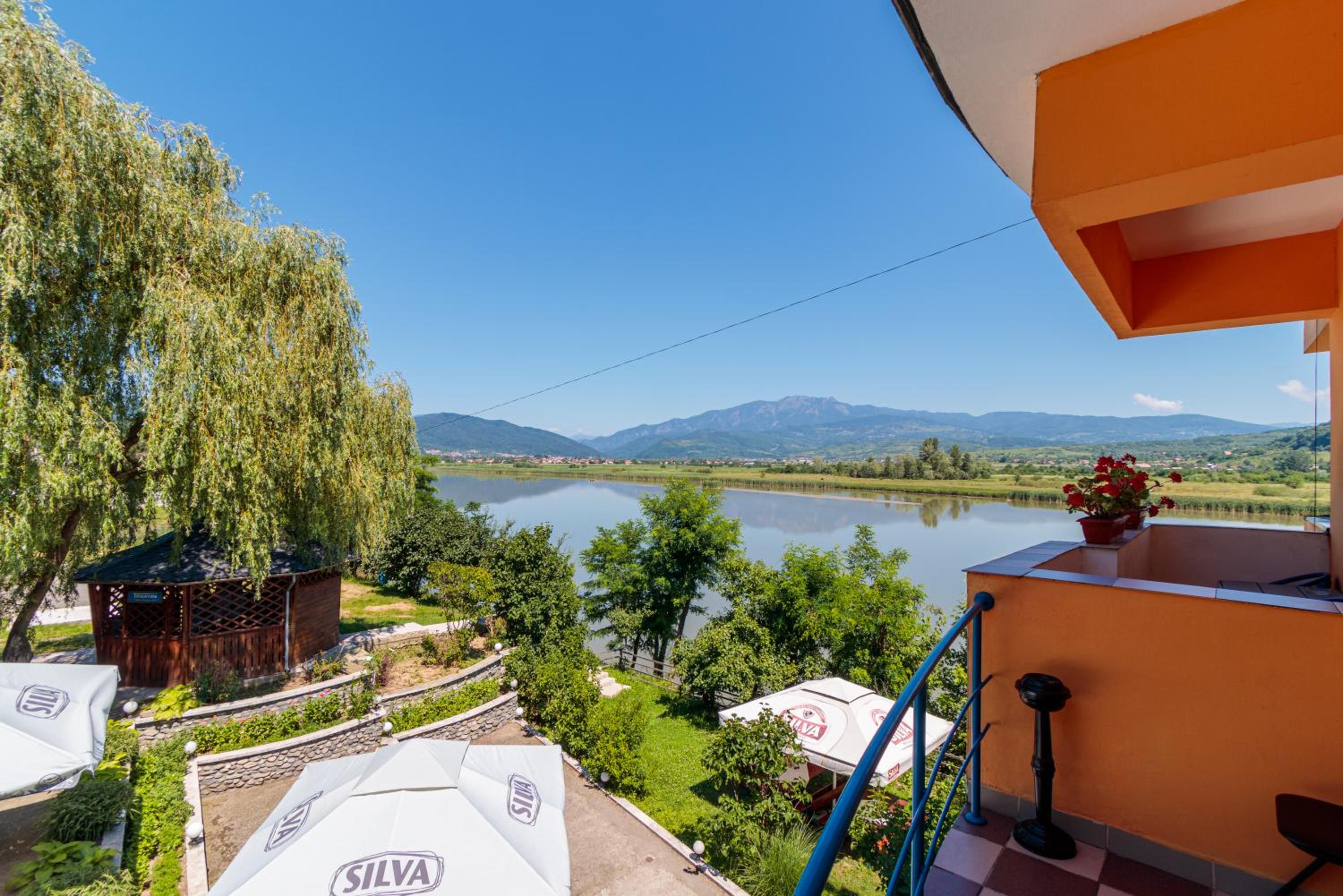 Motel Blue River Calimanesti view 3