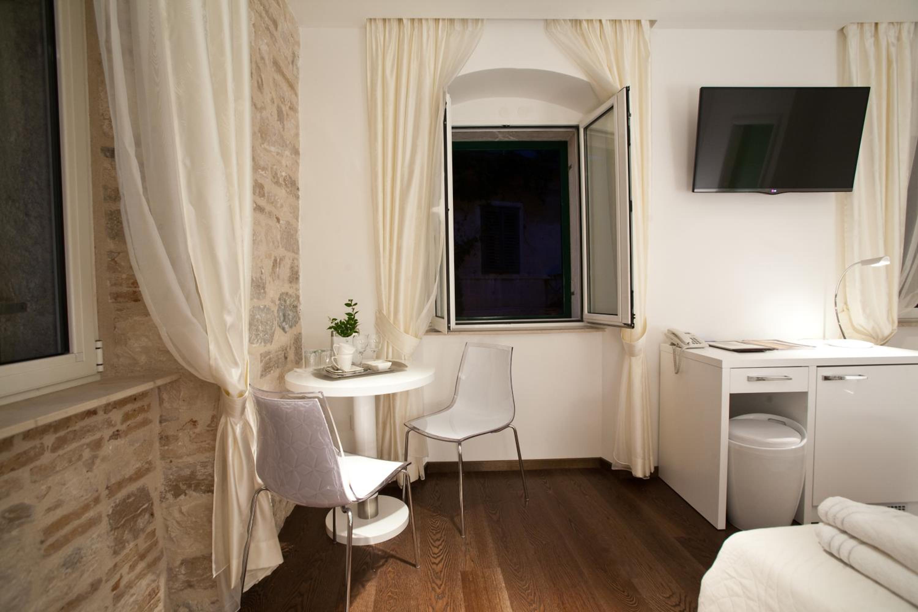 Speruna Luxury Inn