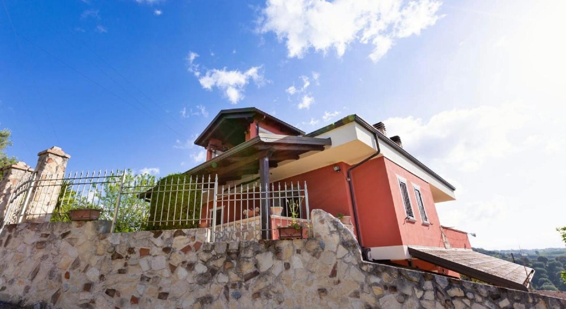 B&b Villa Santa Sofia by holidayngo view 3