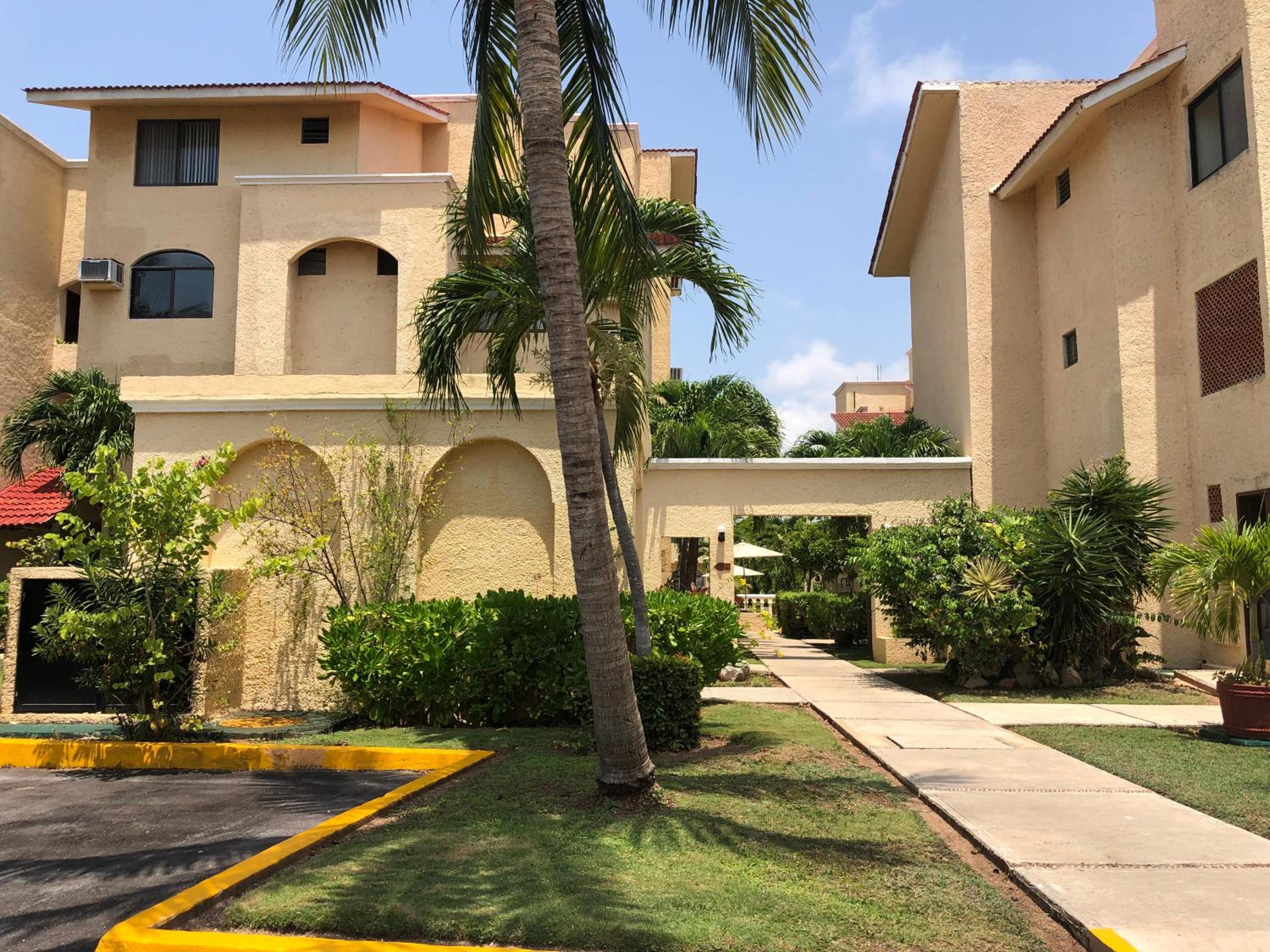 Tropical apartment