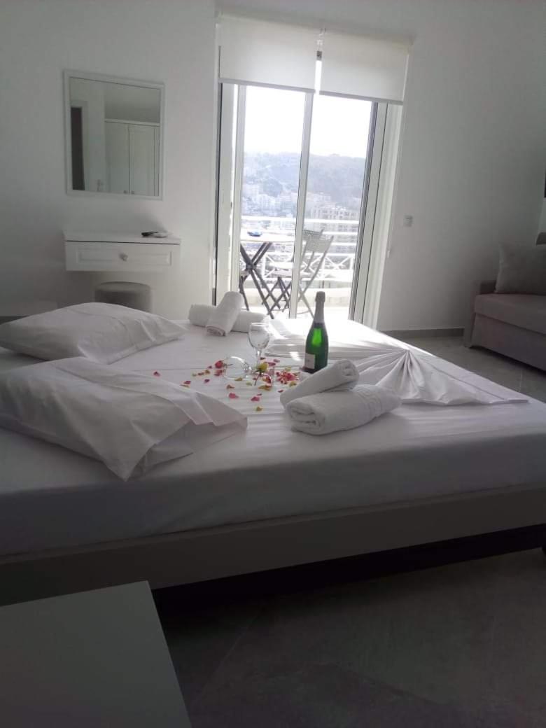 Mariana Apartments