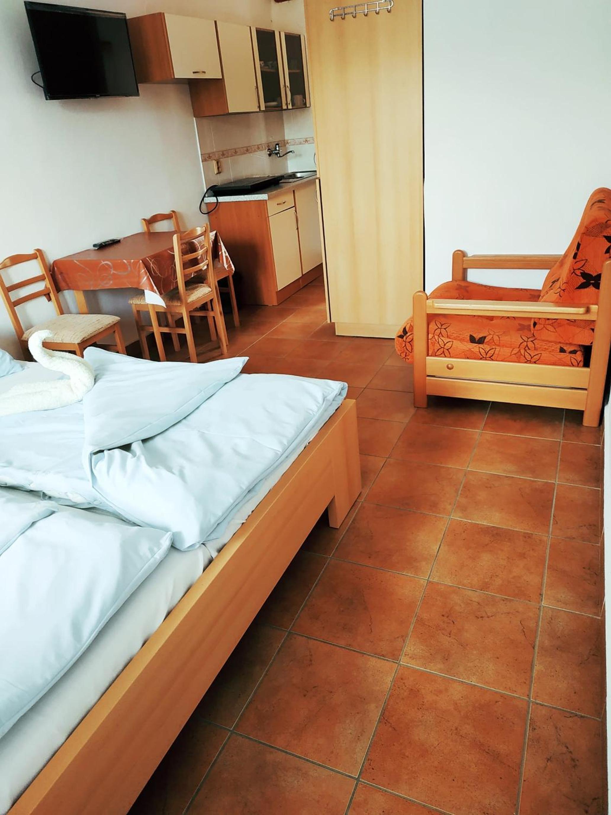 Pod hradem Cornštejn