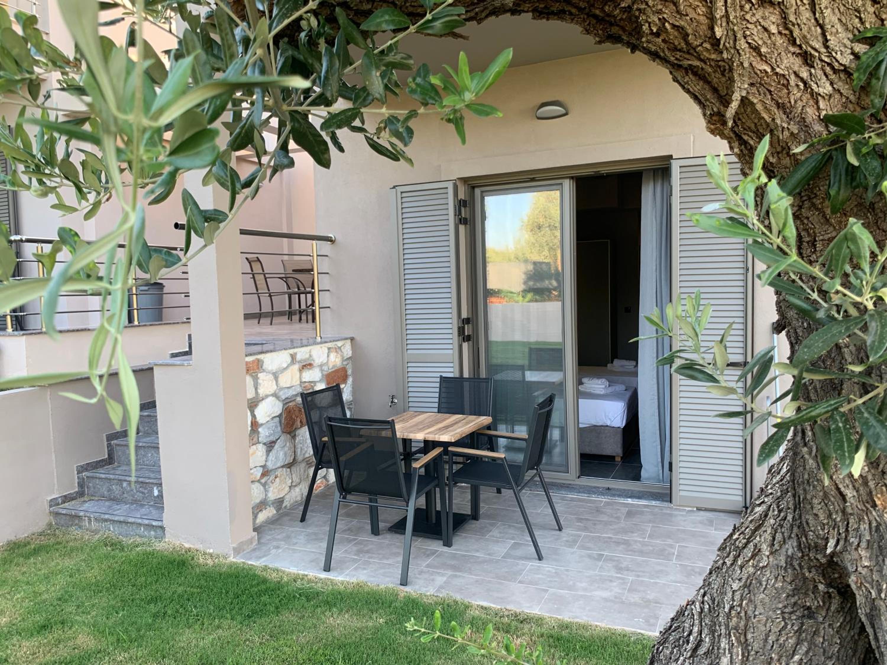 Castella Apartments