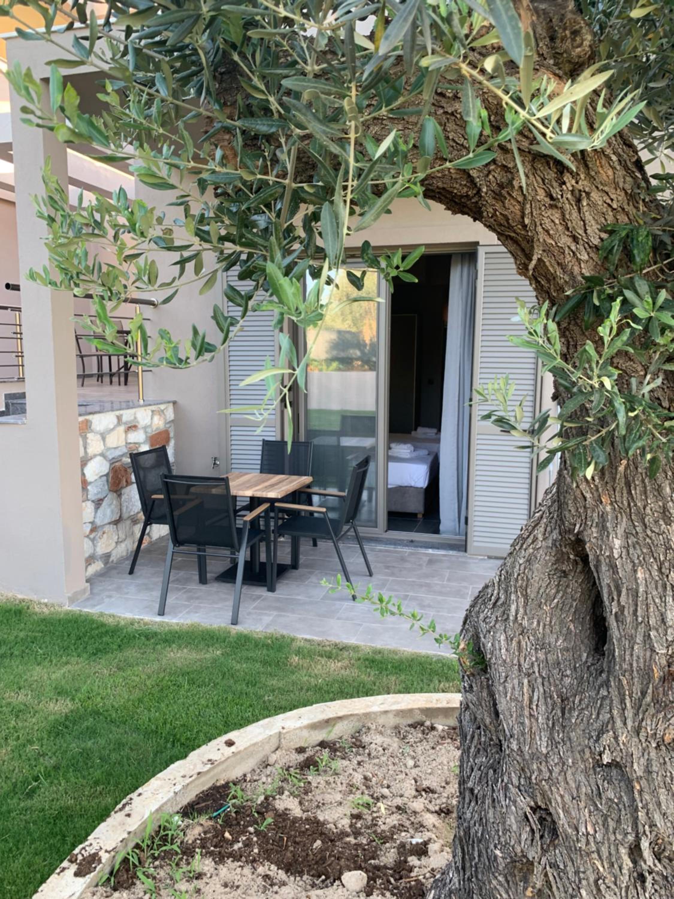Castella Apartments
