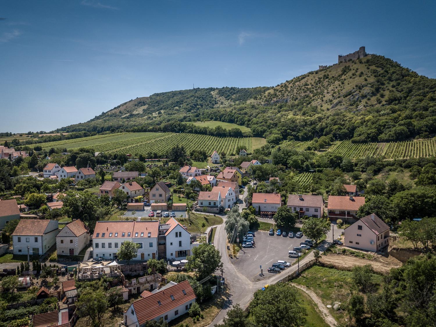 Apartmán se sklípkem view 2