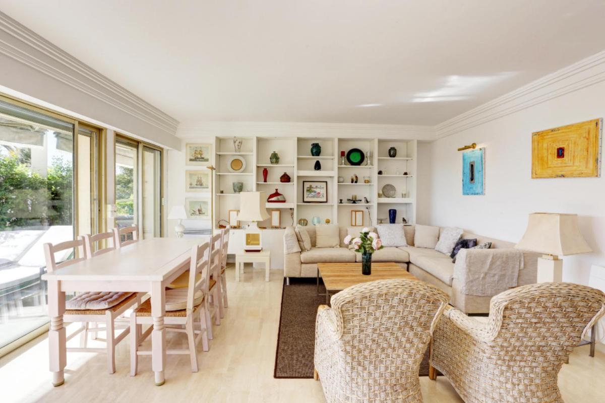 Cannes la Californie, appartement-villa LE SAINT GEORGES, avec grand jardin et vue mer view 4