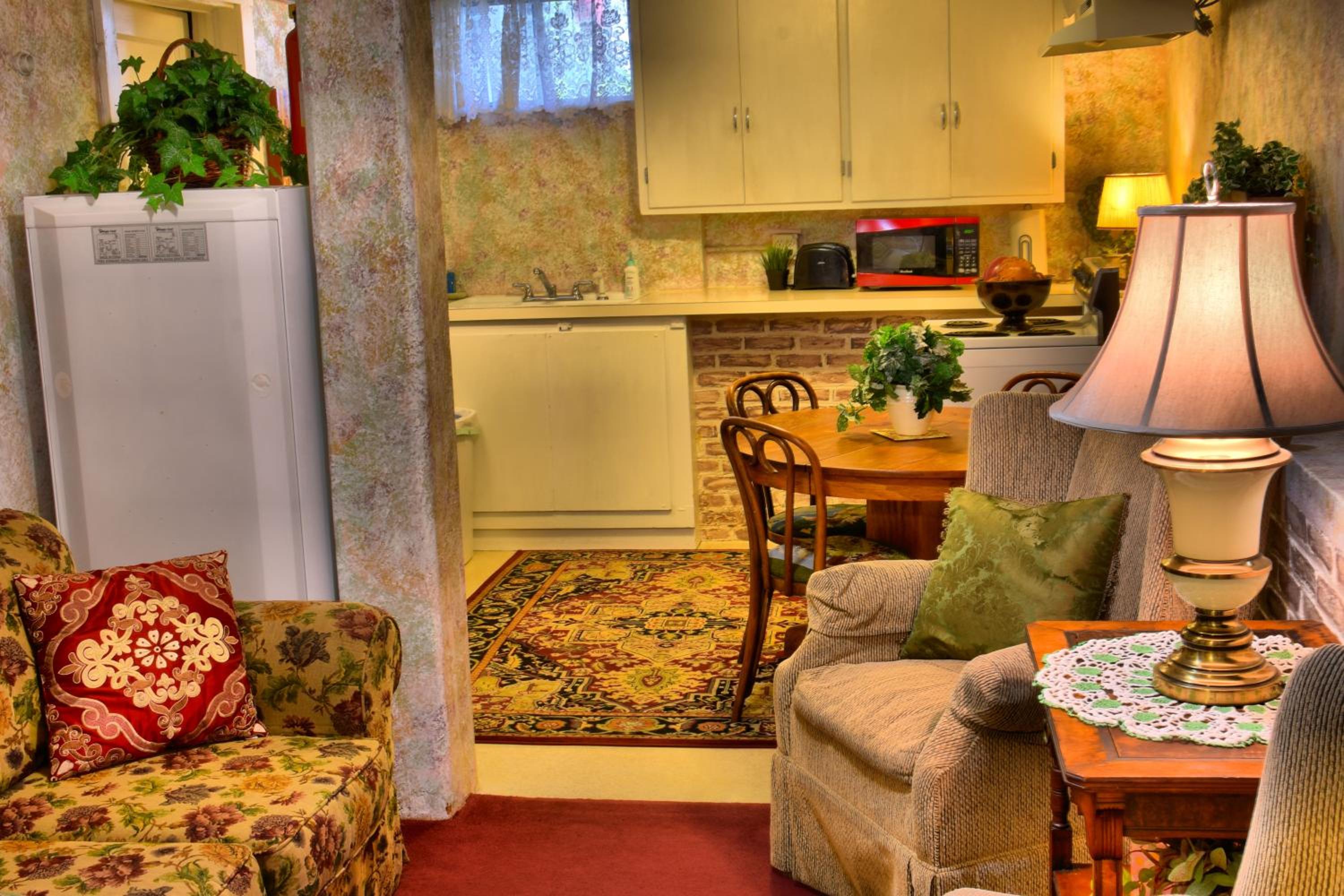 Cedar City Vacations - Bard's Inn - Property Image 11