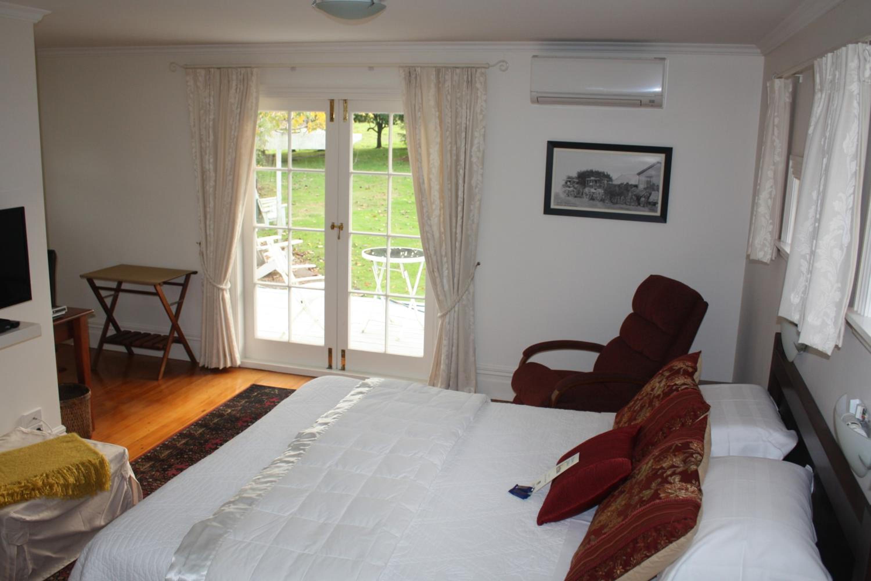 Photo 11
