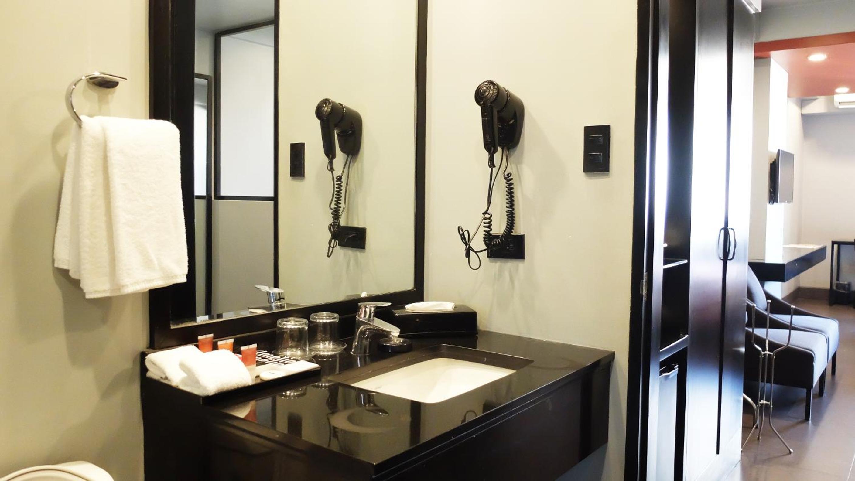 Amelie Hotel Manila photo 4