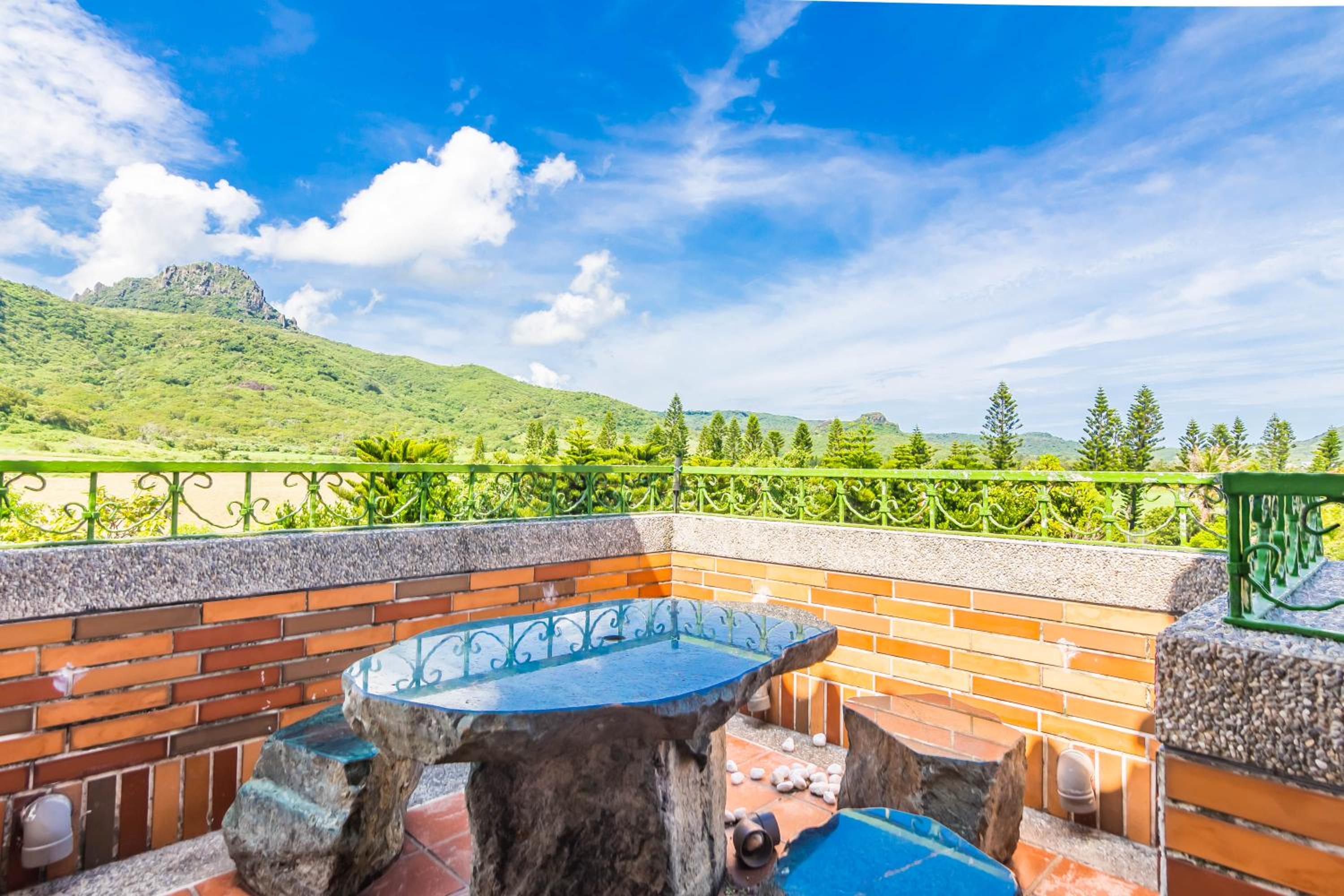 Kenting Maya-House B&B