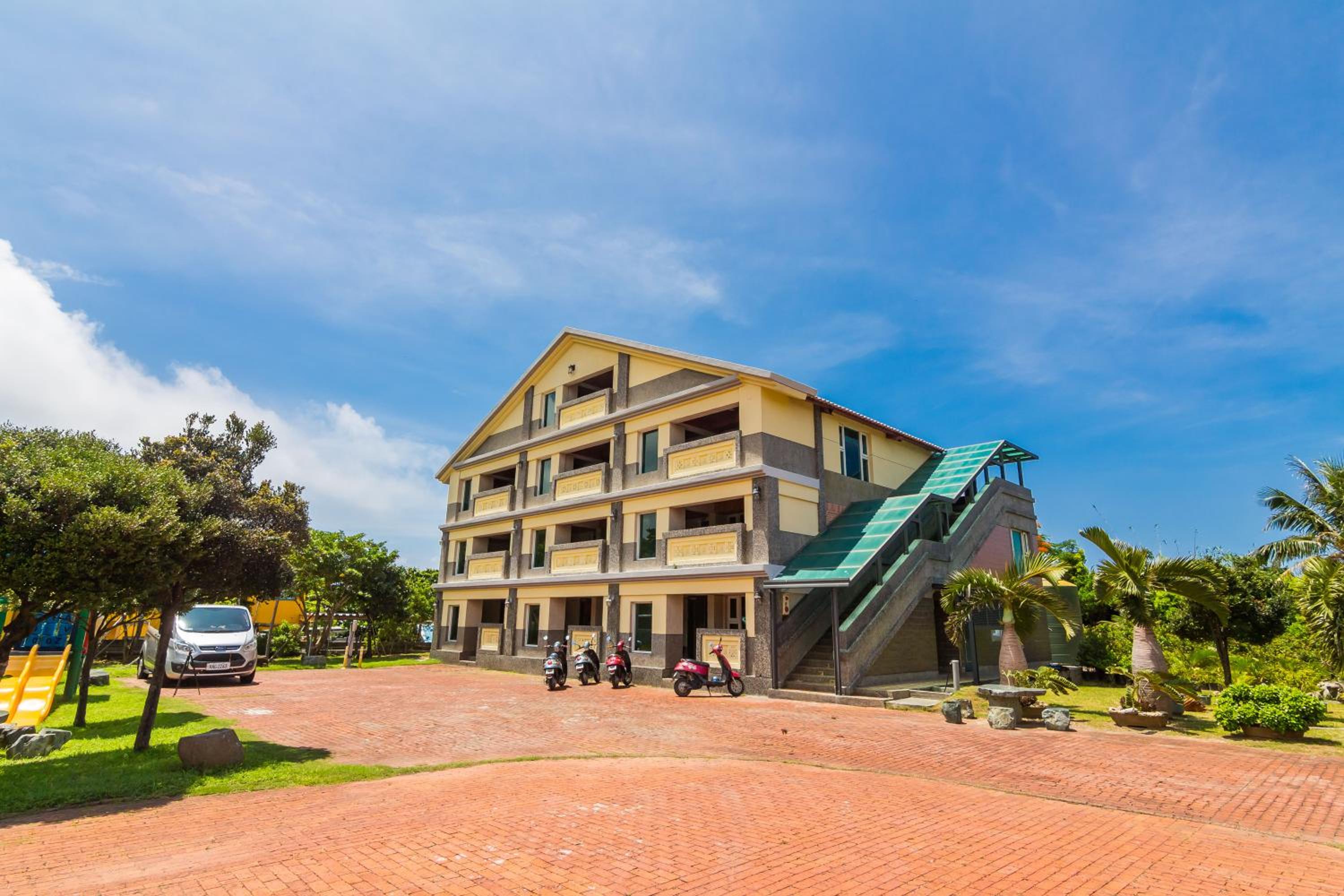 Kenting Maya-House B&B