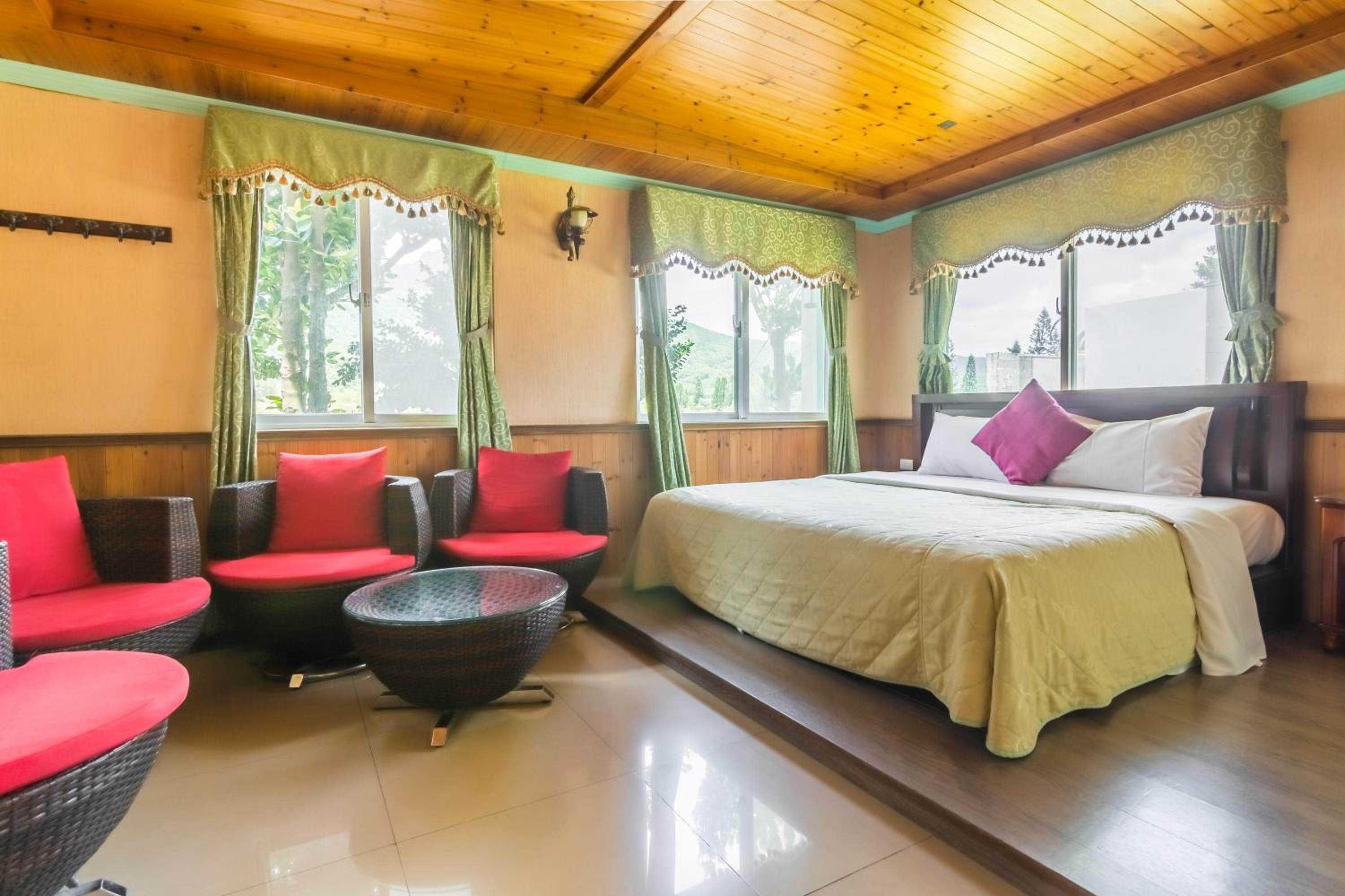 Kenting Maya-House B&B