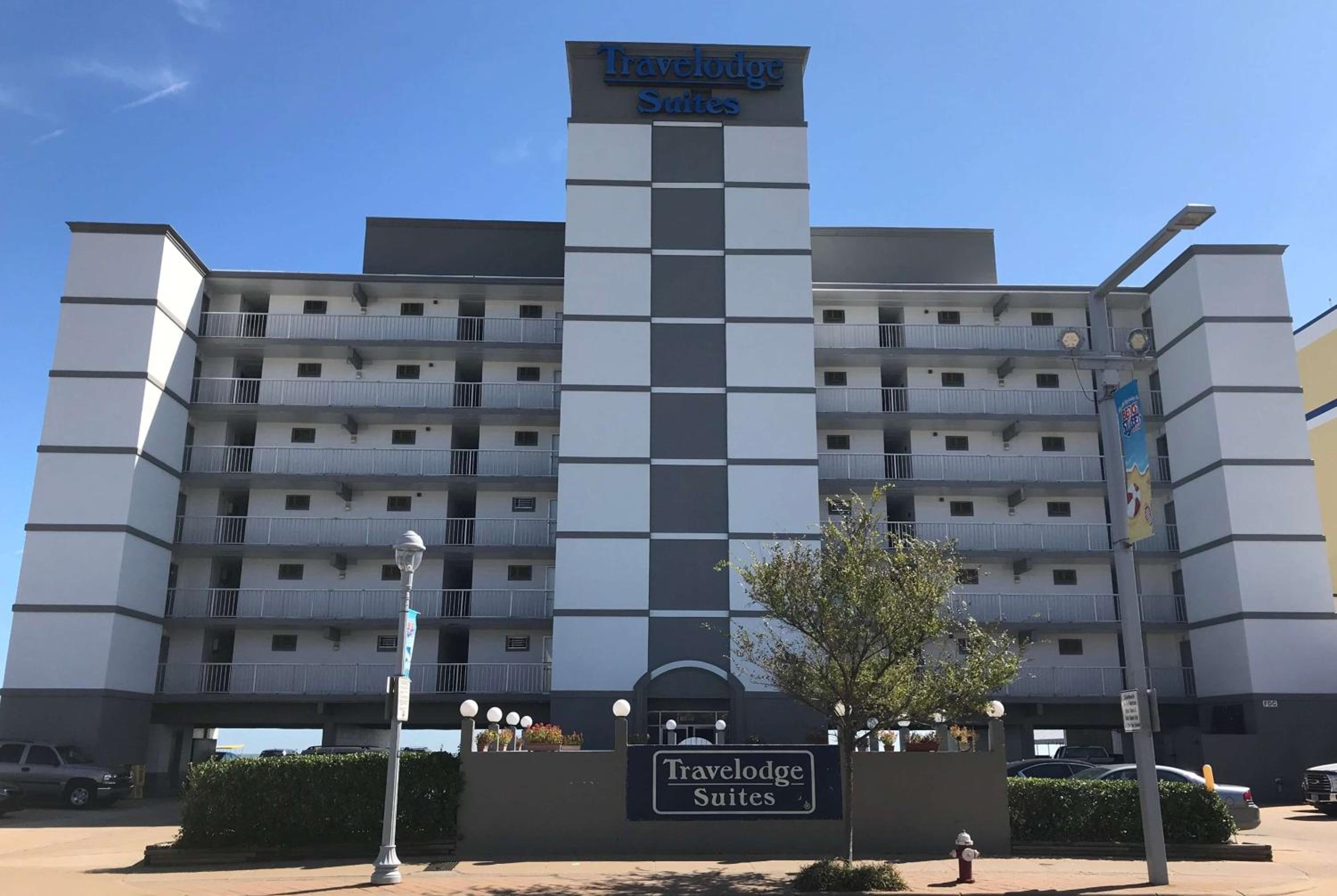 Hotel Travelodge by Wyndham Suites Virginia Beach Oceanfront