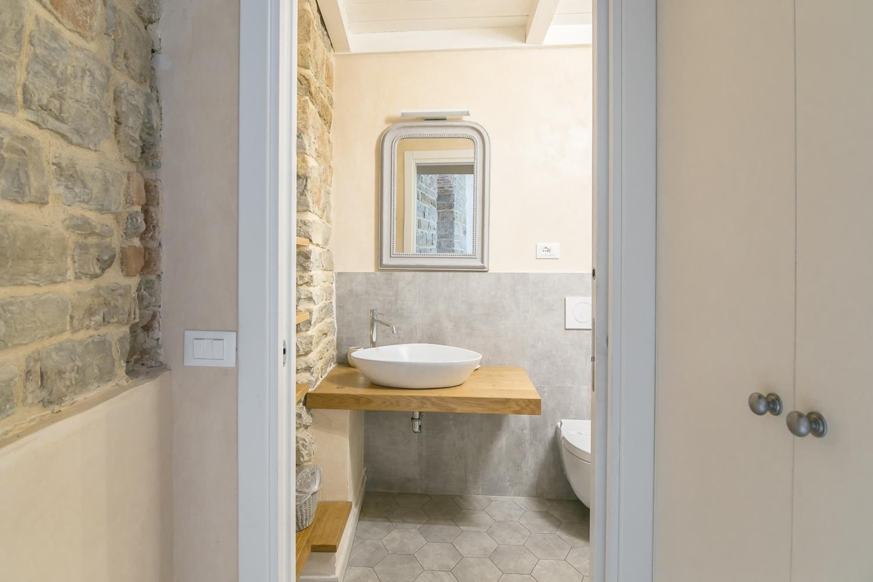 Historical stone house, in the amazing centre of Florence!