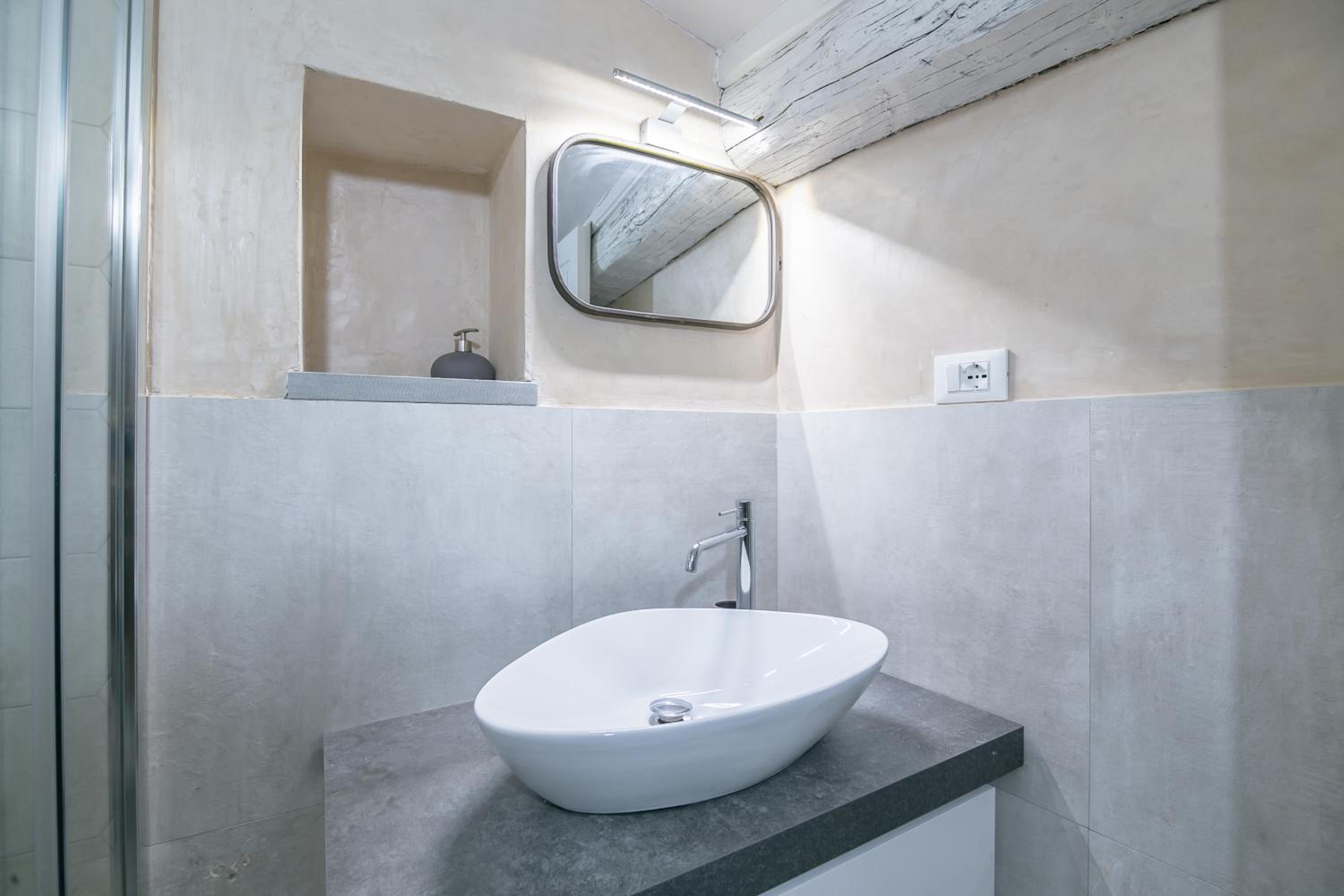 Historical stone house, in the amazing centre of Florence!