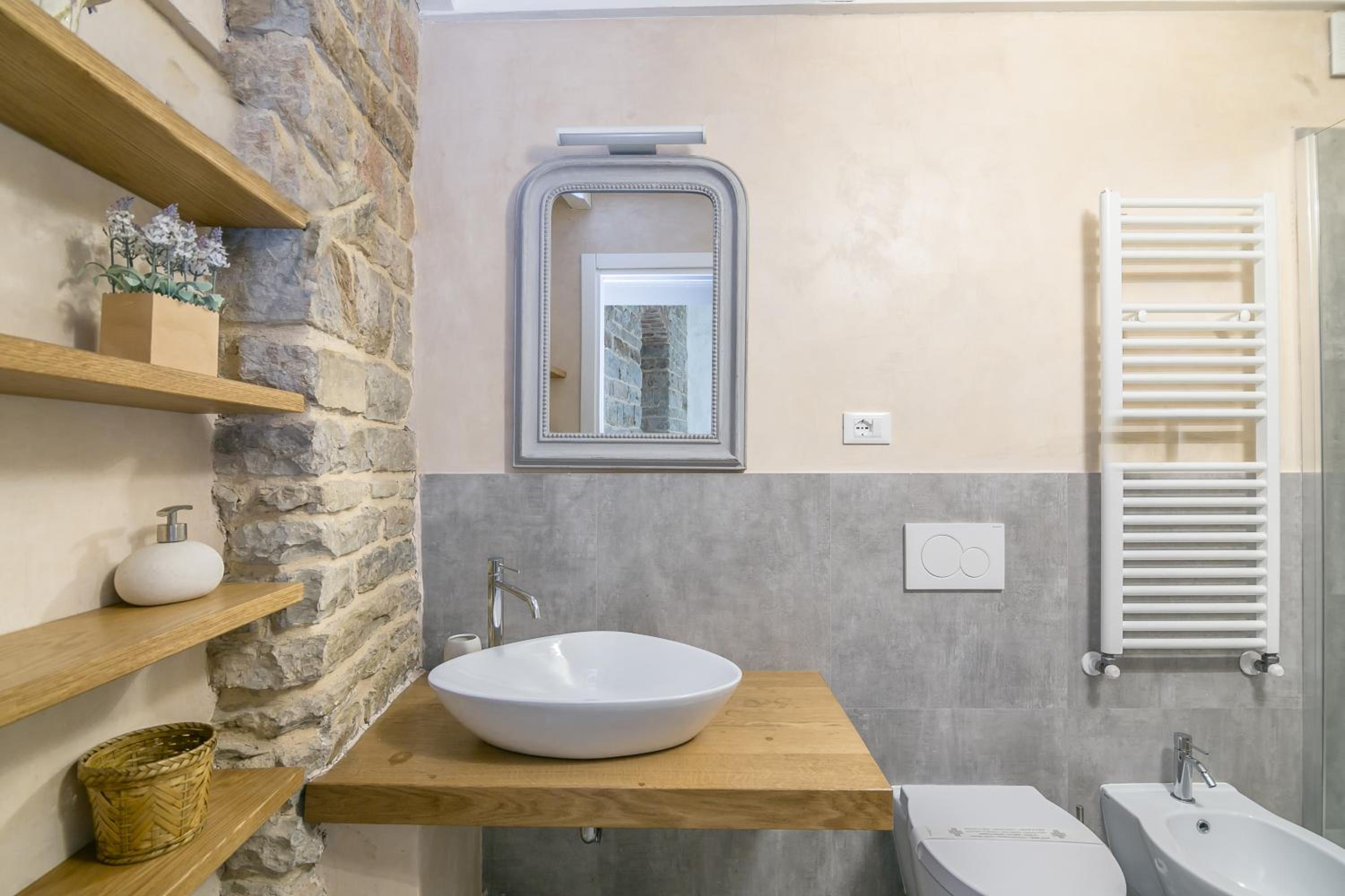 Historical stone house, in the amazing centre of Florence!