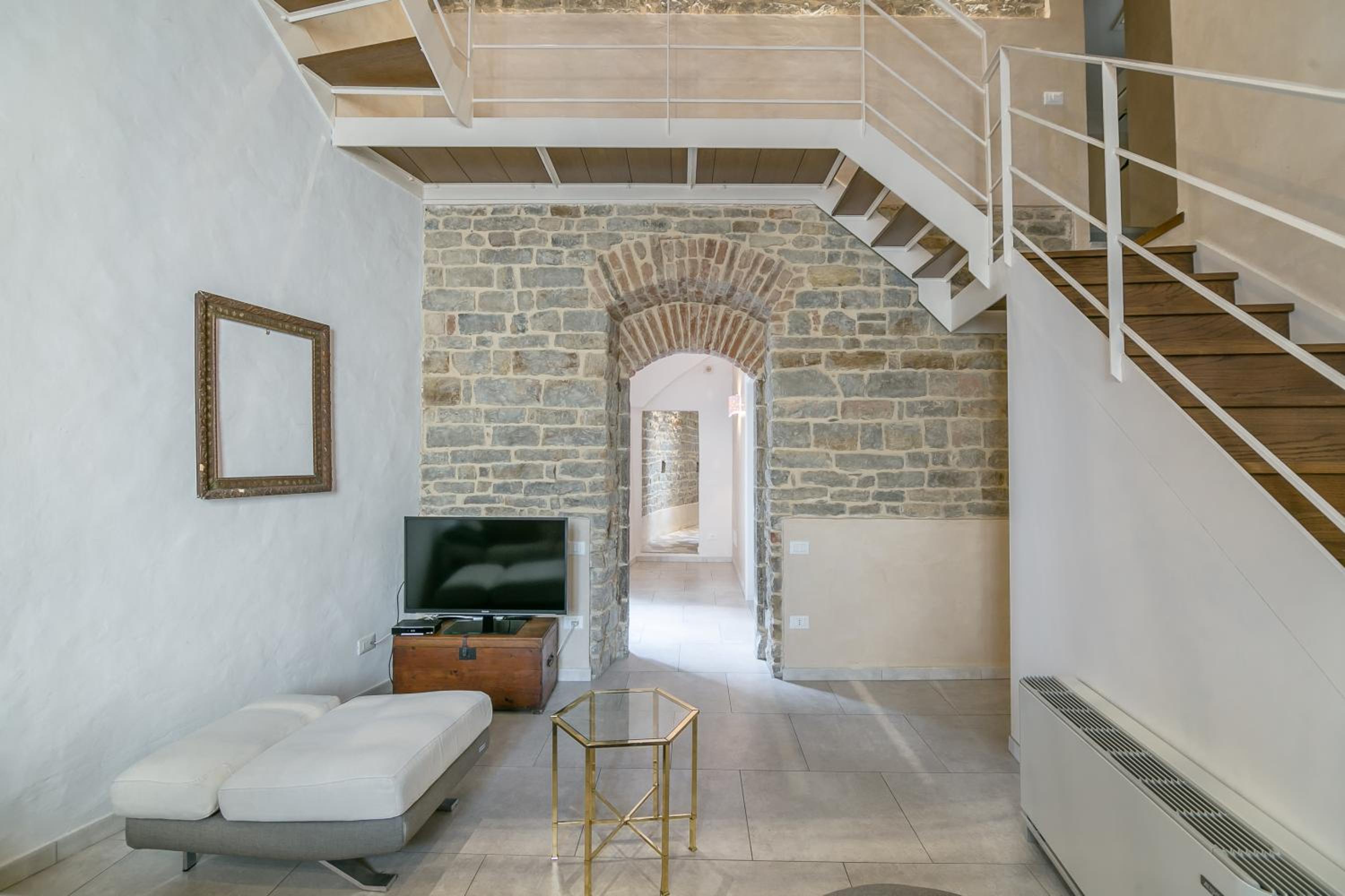 Historical stone house, in the amazing centre of Florence!