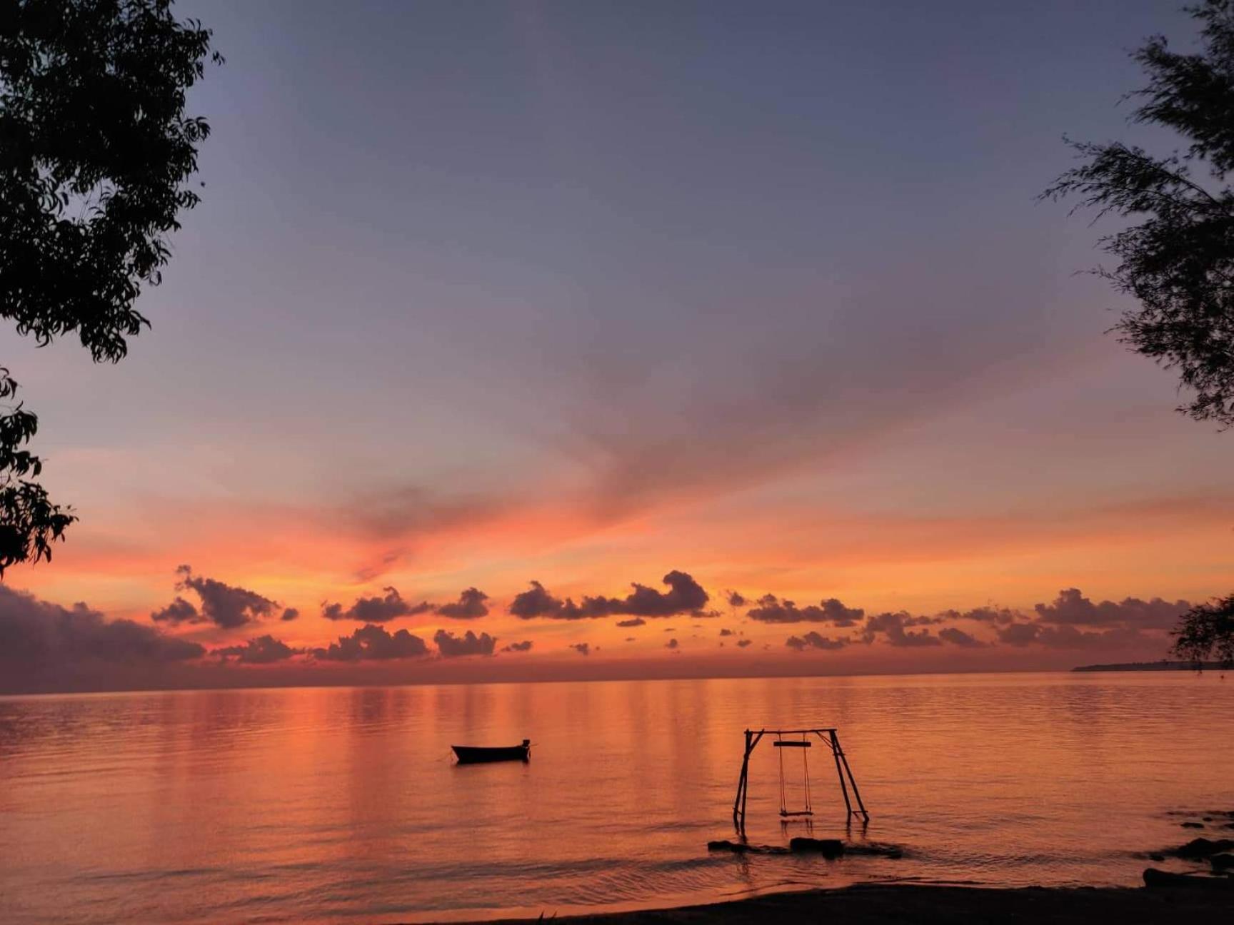 Naroth Beach Bungalow