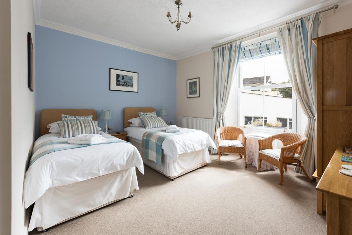 Cliftons Guest House, photo 2