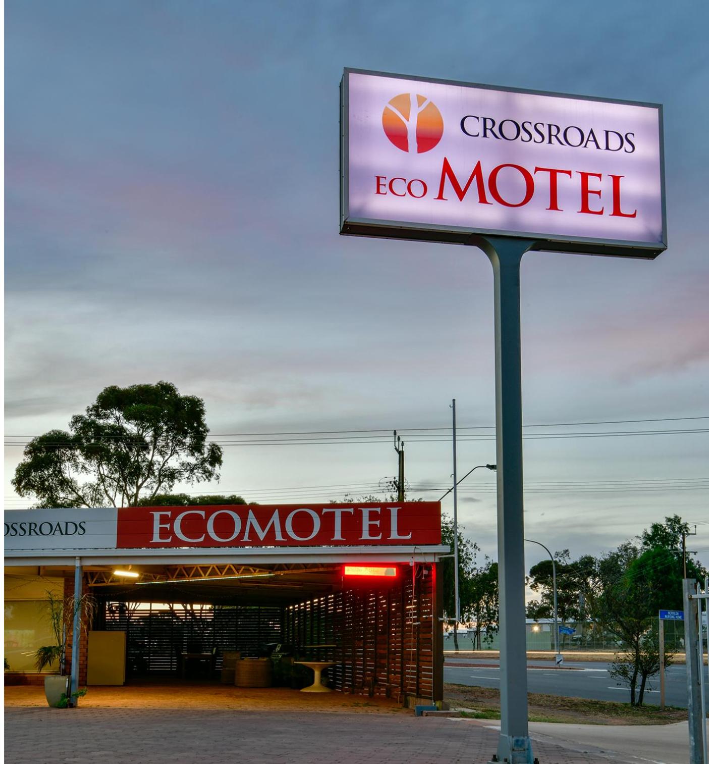 Crossroads Ecomotel