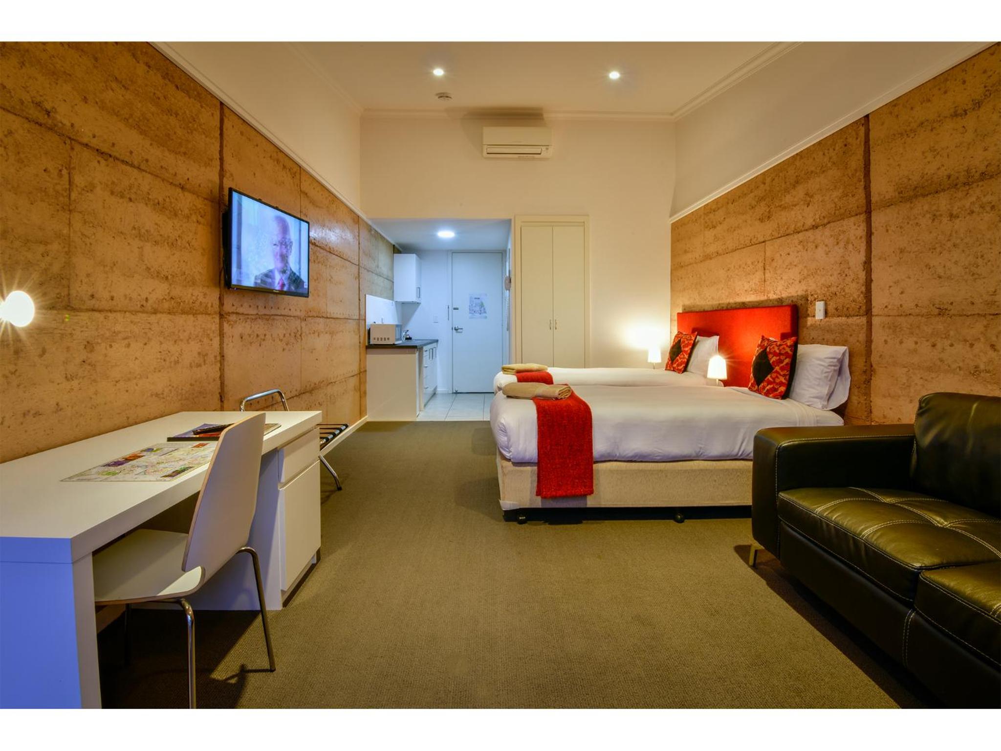 Crossroads Ecomotel