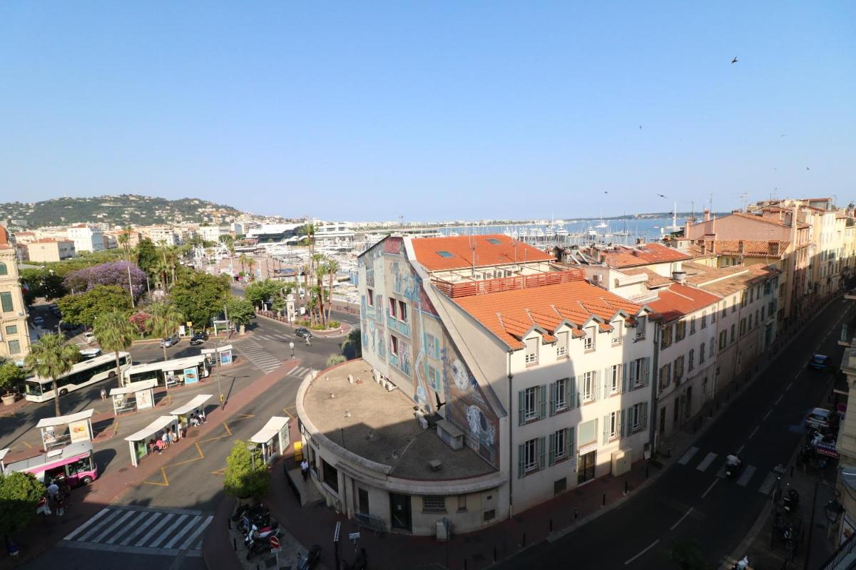 1 bedroom Suquet, 6 min from the Palais, balcony city & port view 220 photo 5