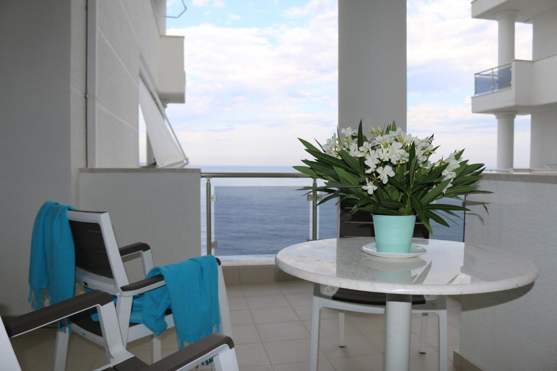 White Sea View Residence