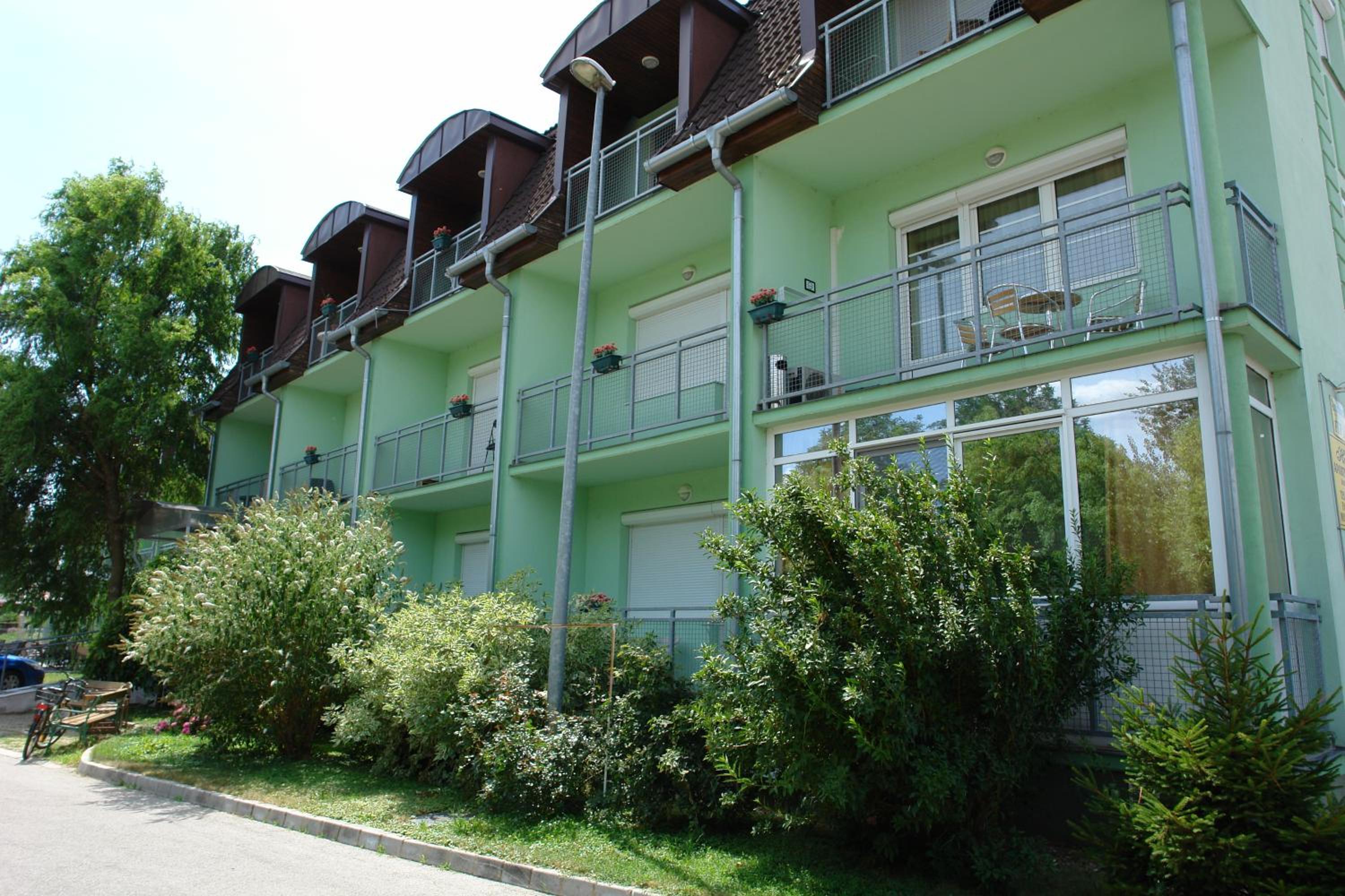 Photo 13
