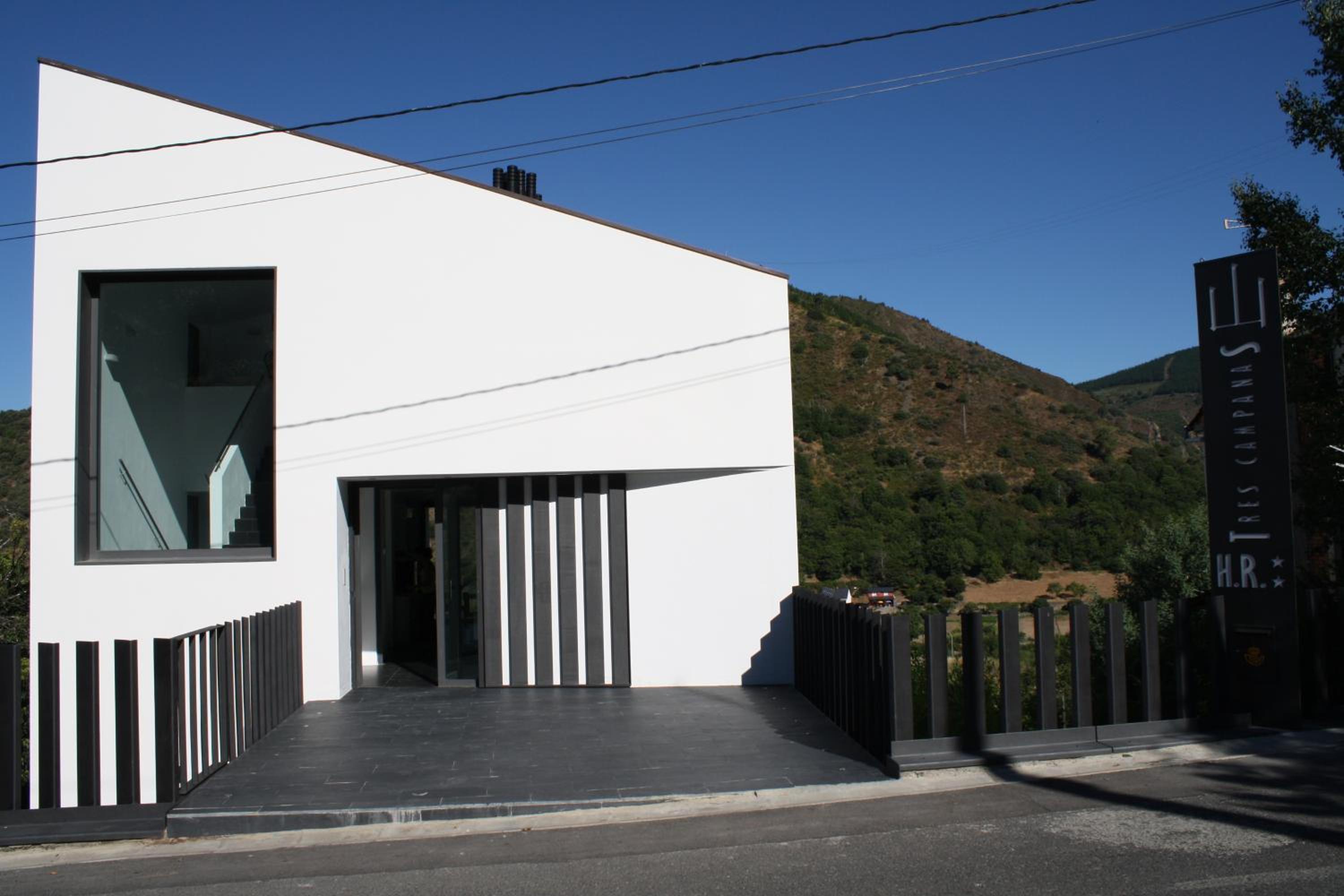 Hostal Tres Campanas