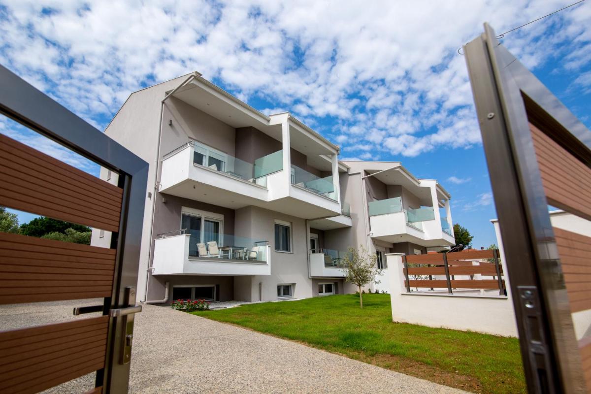 The PAPOUTSAKIS Apartments view 3
