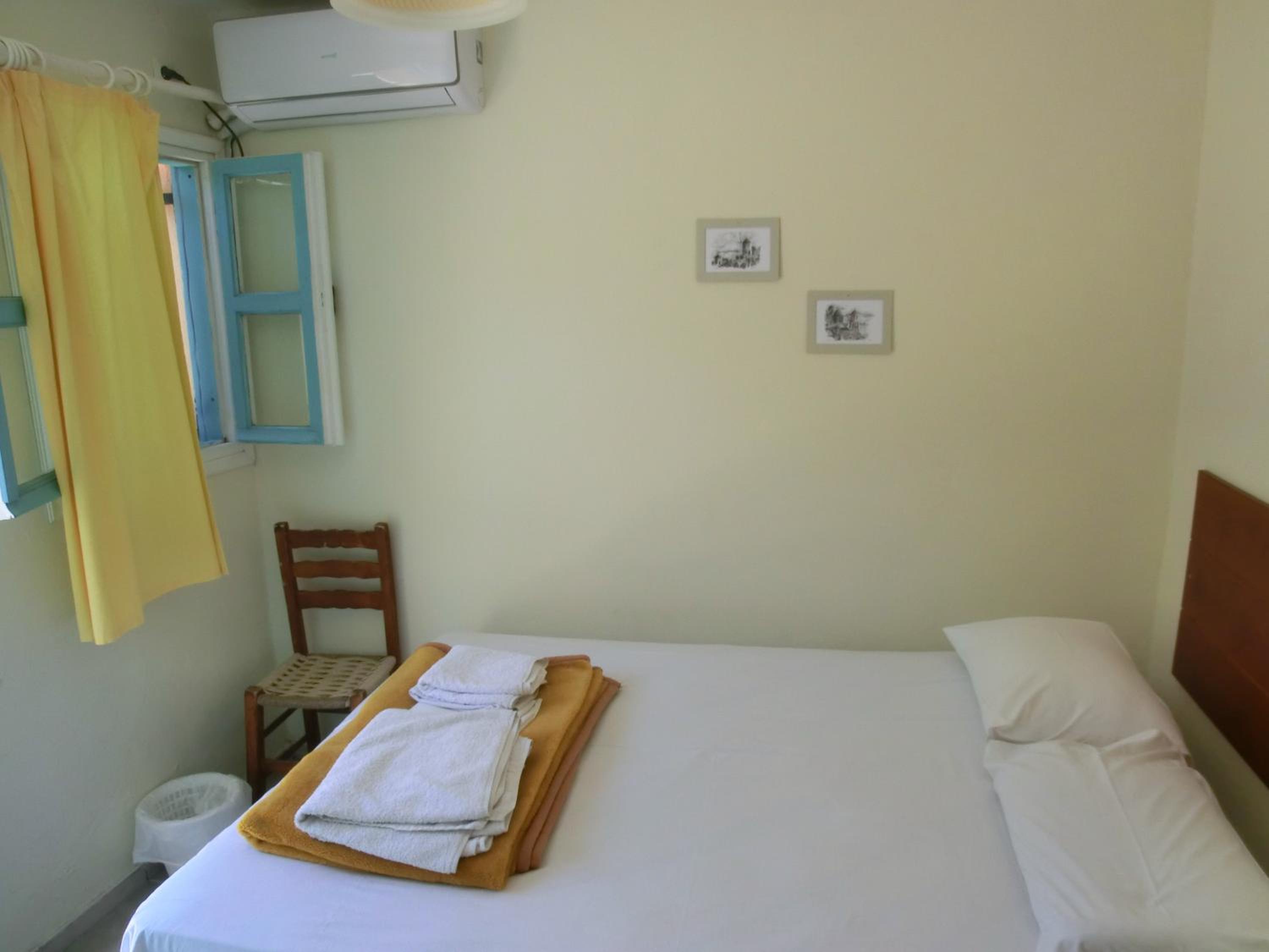 Santorini Camping & Hostel