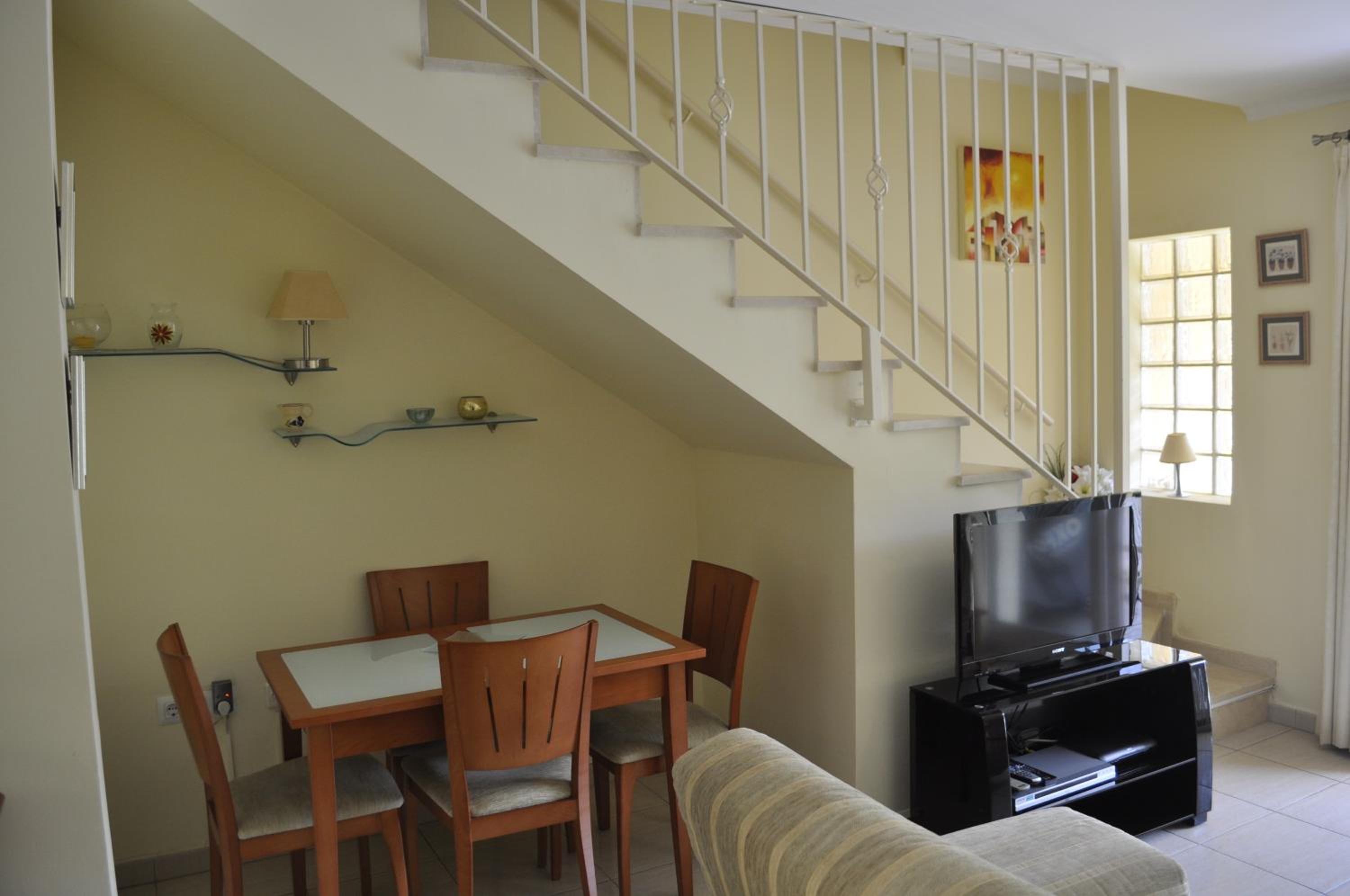 Acogedor adosado duplex photo 3