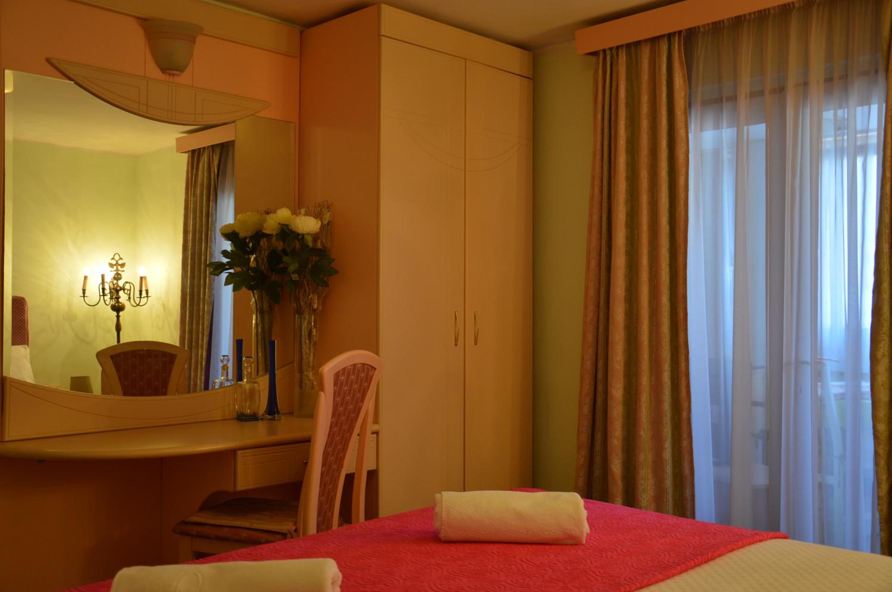 Hous Mira view 5
