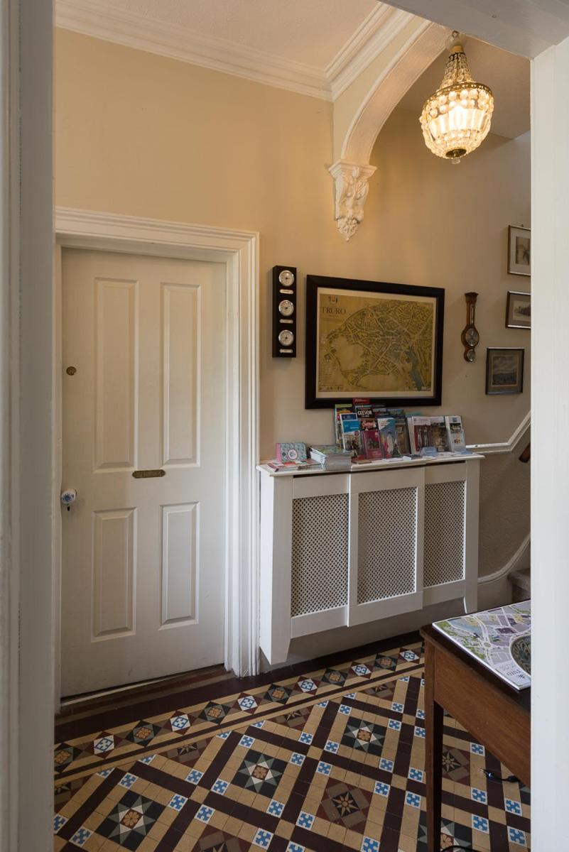 Cliftons Guest House, photo 21