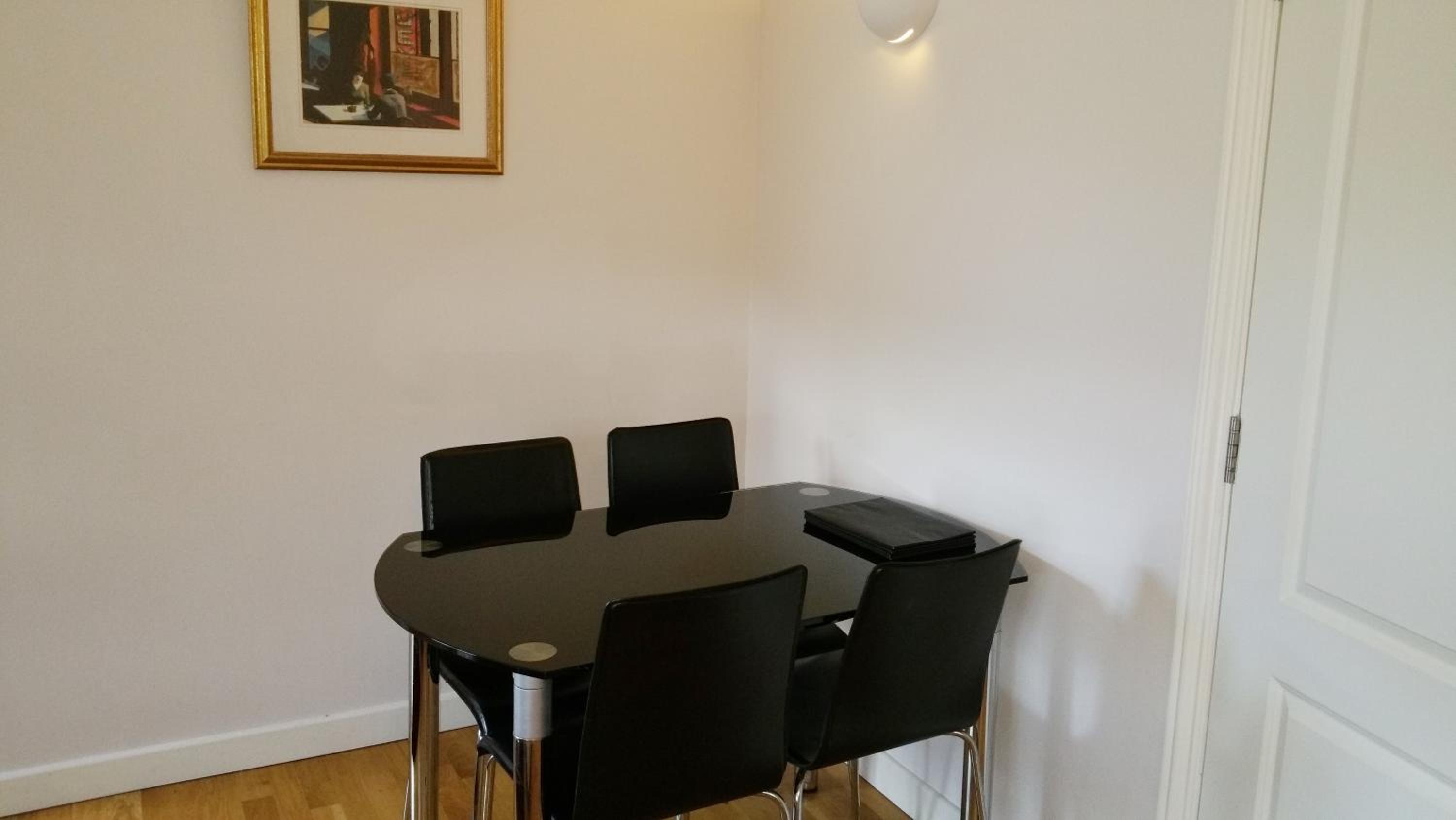 Oxford City Apartment in Jericho Spacious Modern Free Parking, Walk to Bus, Rail and University view 3