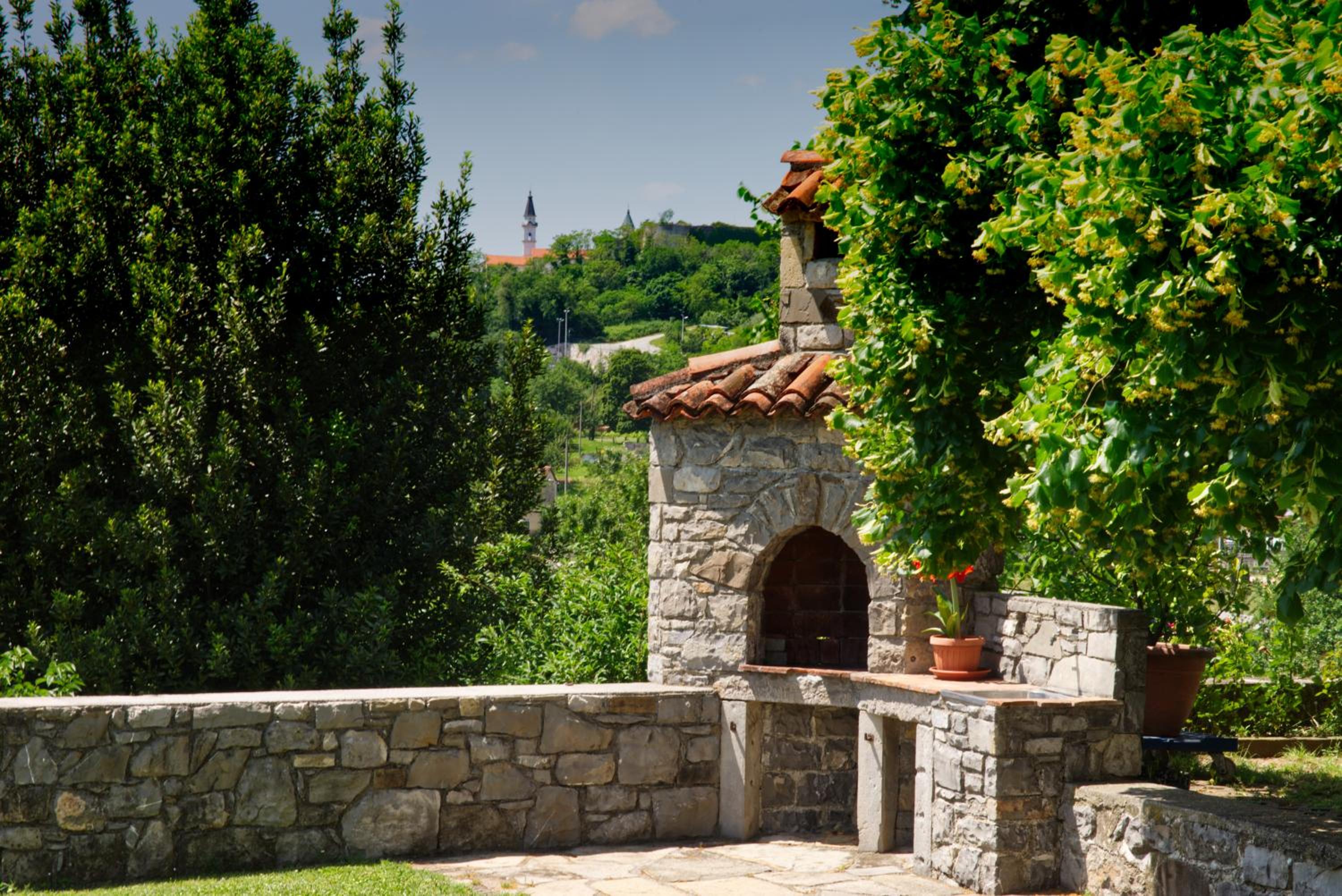 Apartma Kapitanovše view 3